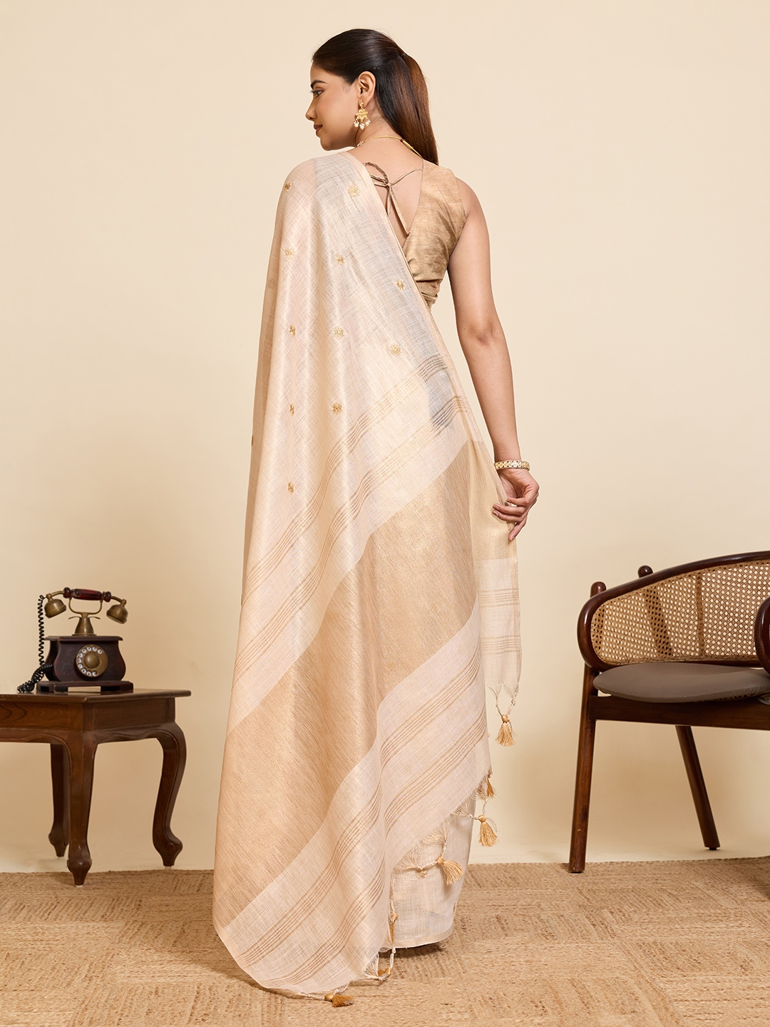 Beige Gold Geometric Woven Linen Silk Designer Saree — alternate view