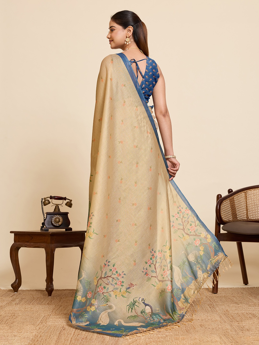 Beige Linen Woven Printed Fluid Saree — alternate view
