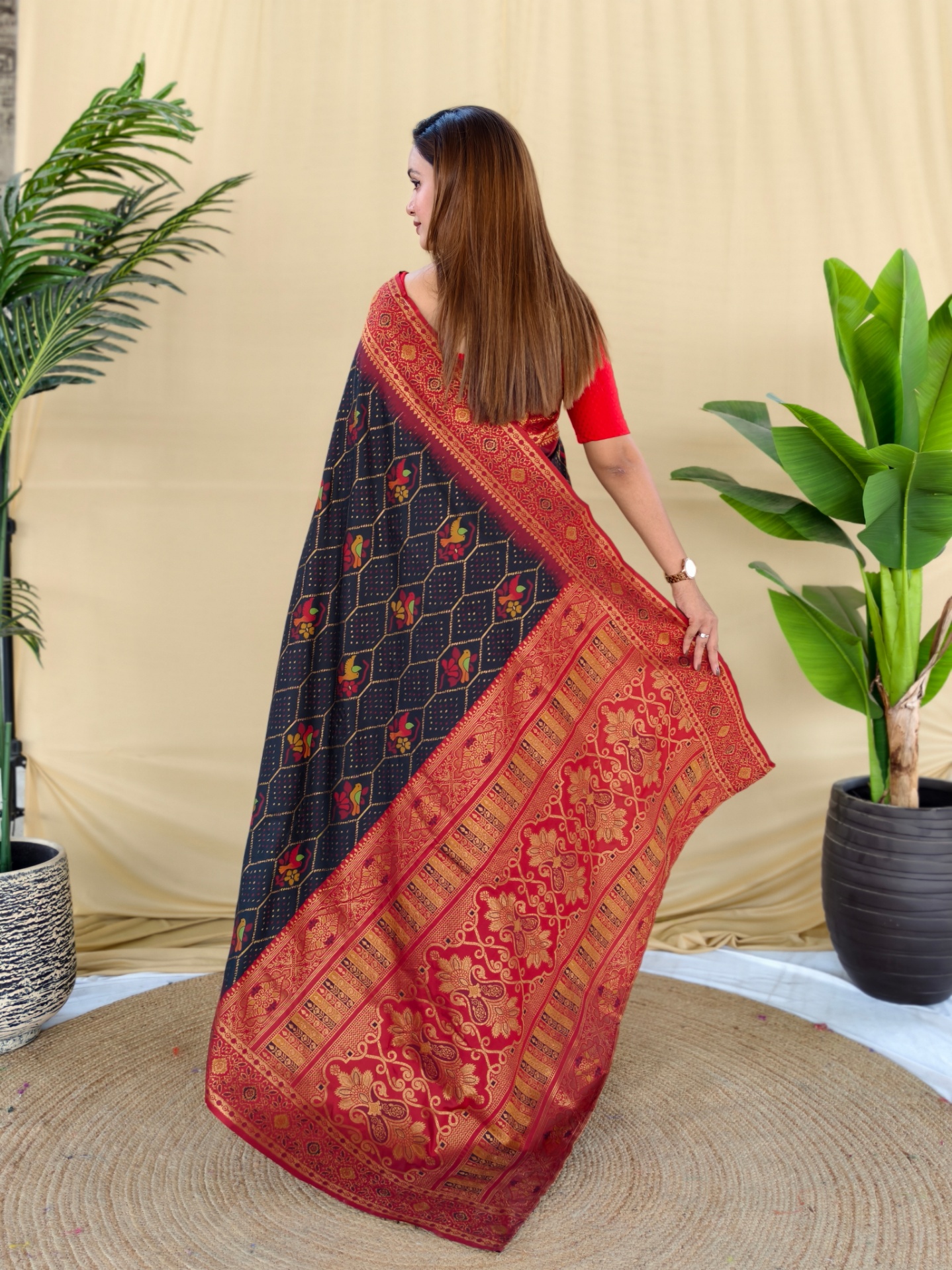 Black Maroon Woven Silk Blend Saree — alternate view
