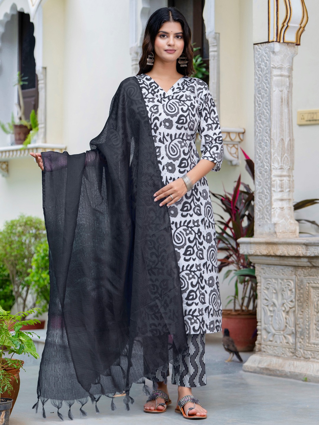 Black Round Neck Classic Floral Cotton Suit Set