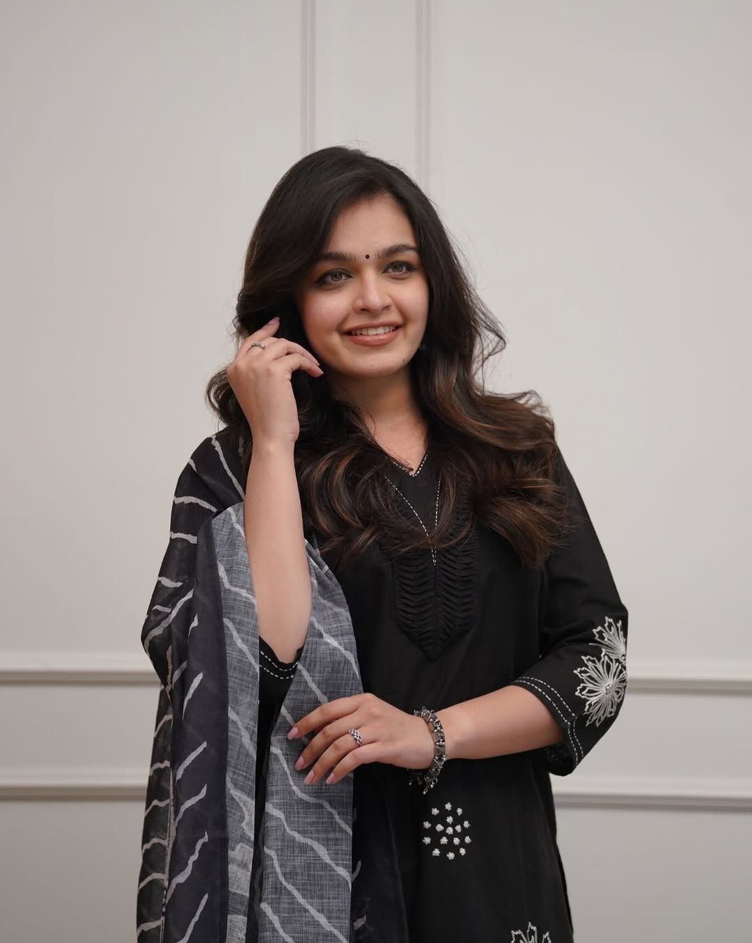 Black Solid Embroidered Rayon Straight Suit