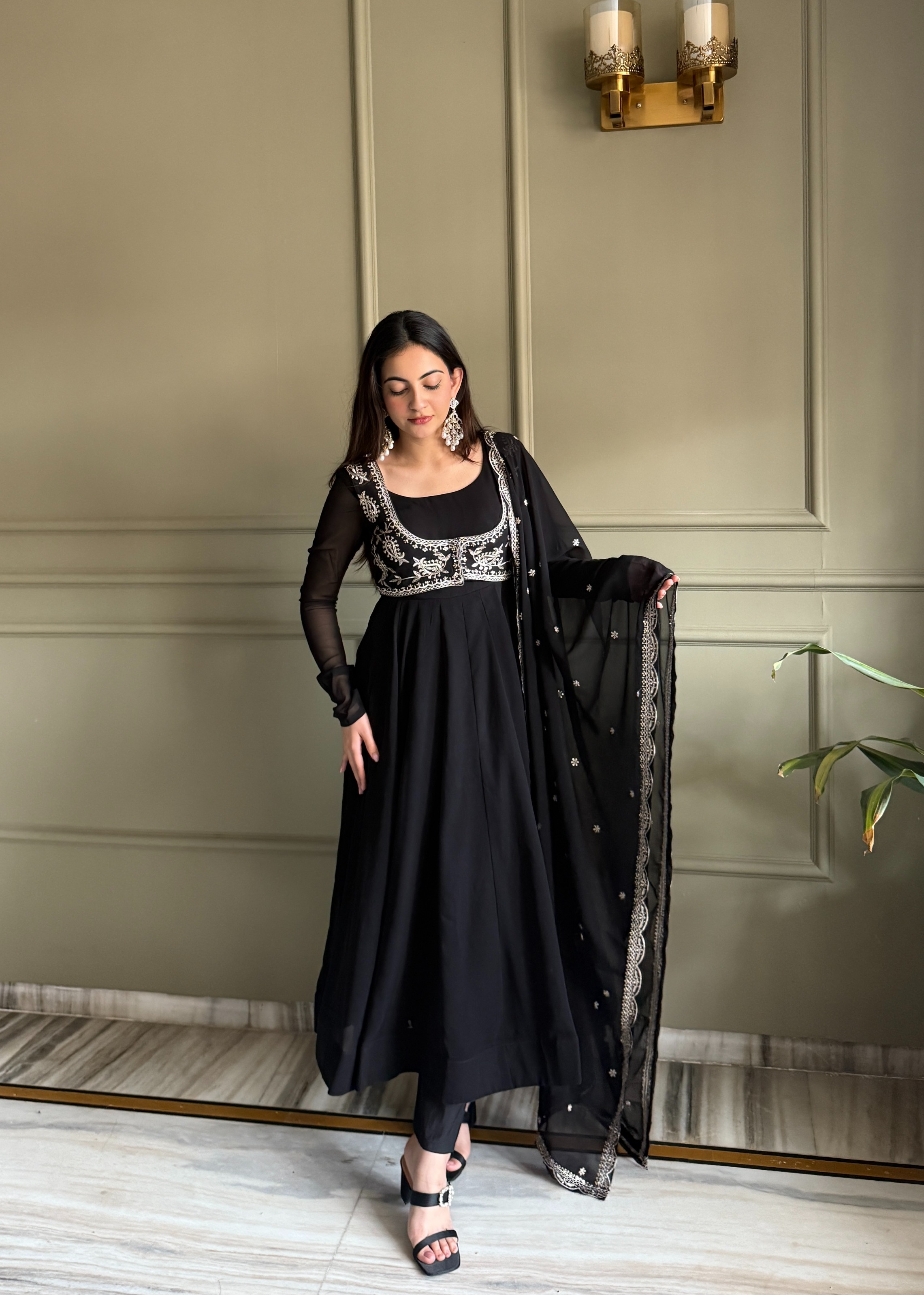 Black Zari Sequins Embroidered Georgette Salwar Suit