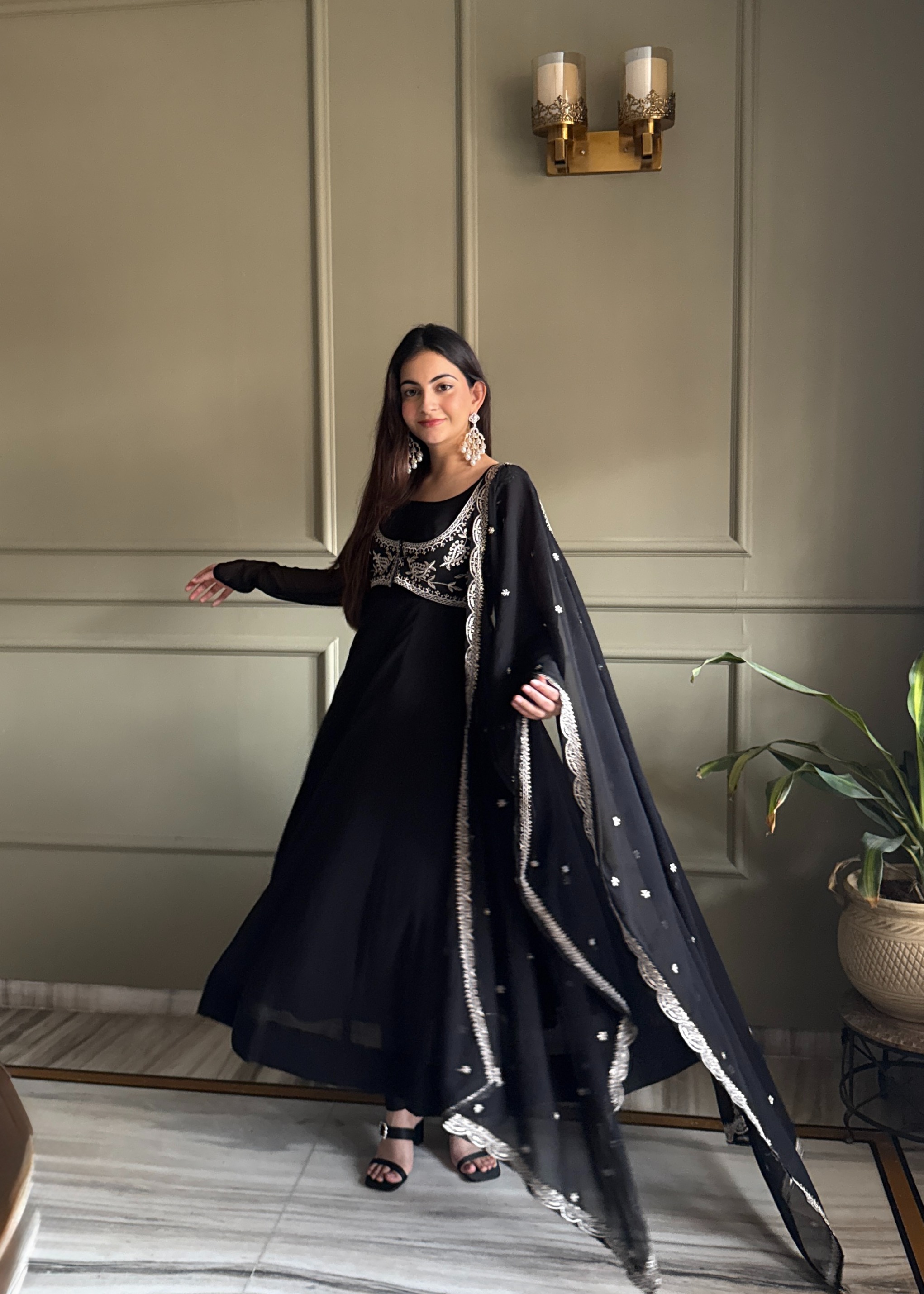 Black Zari Sequins Embroidered Georgette Salwar Suit