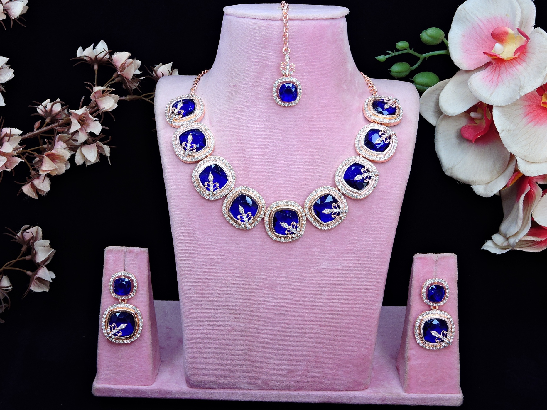 Blue Alloy Choker Necklace Set — alternate view