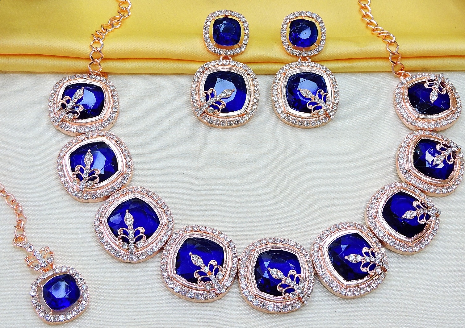 Blue Alloy Choker Necklace Set