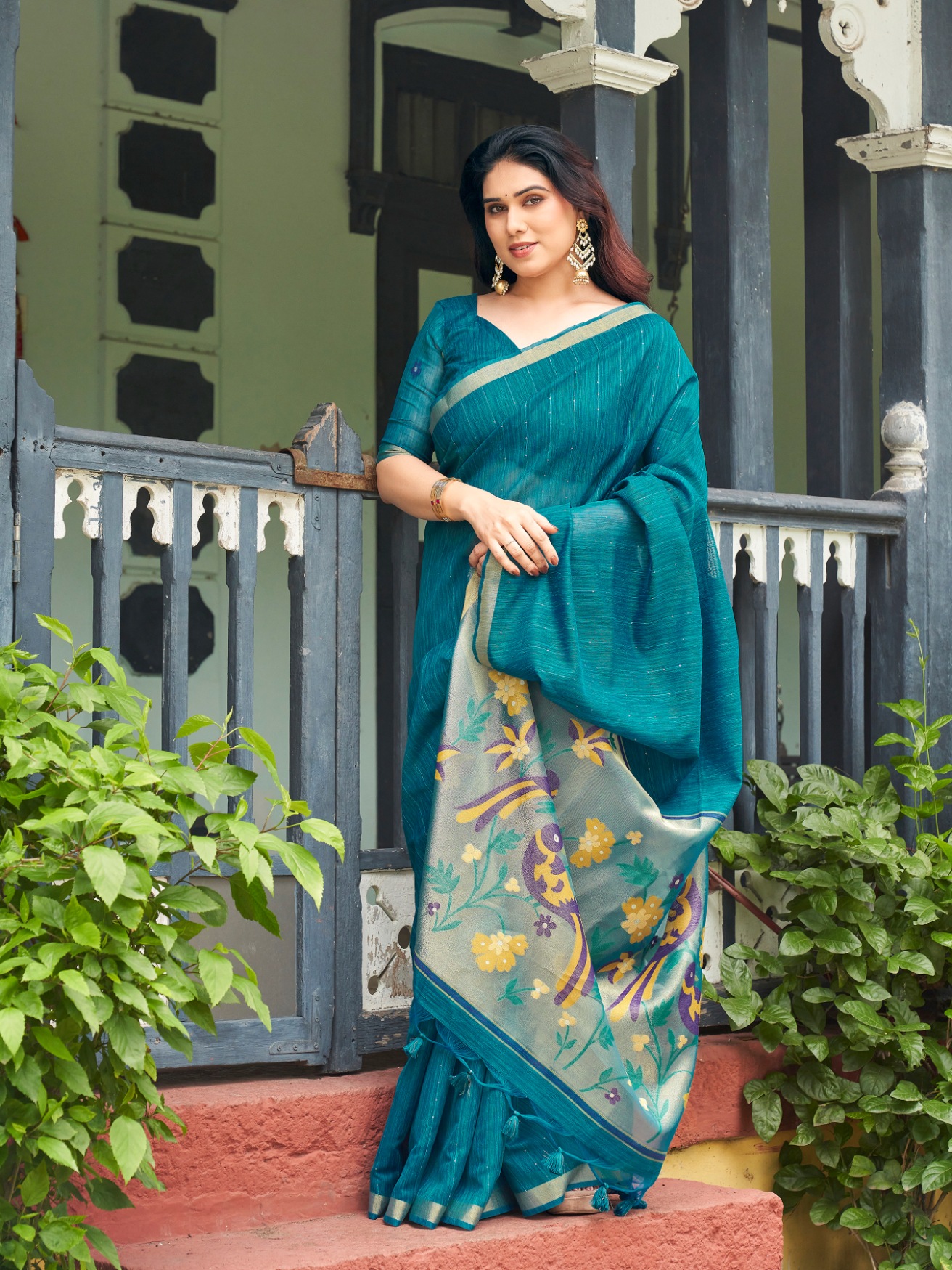 Blue Floral Weaving Zari Linen Silk Saree