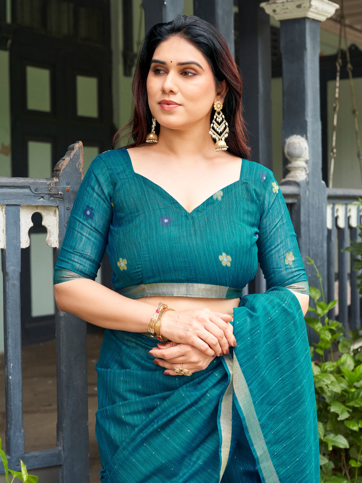 Blue Floral Weaving Zari Linen Silk Saree