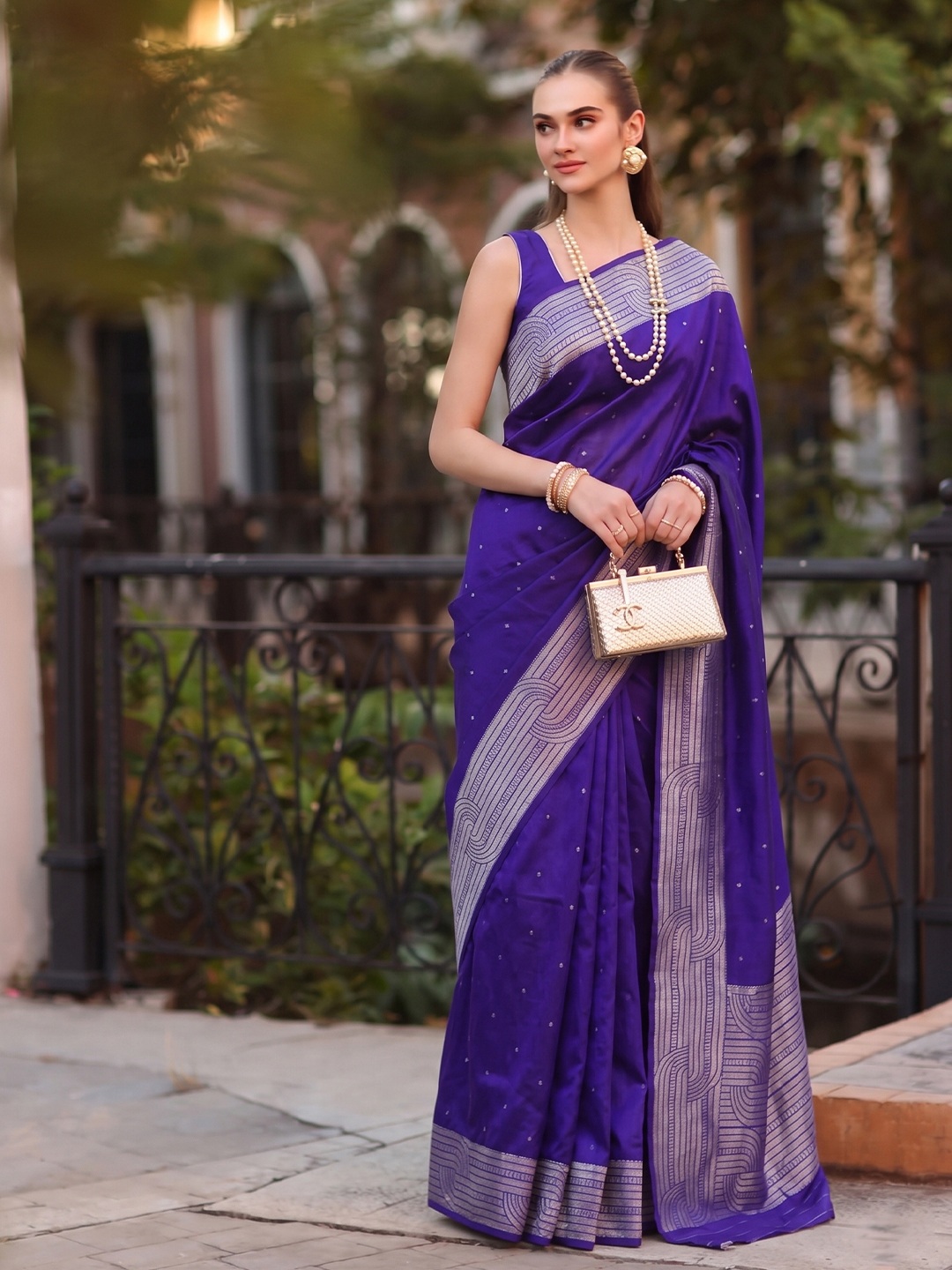 Blue Geometric Woven Cotton Blend Saree
