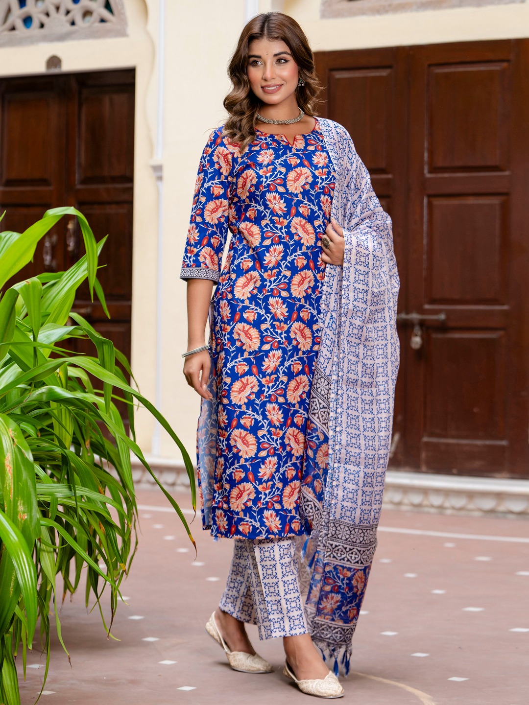 Blue Keyhole Neck Floral Cotton Suit Set