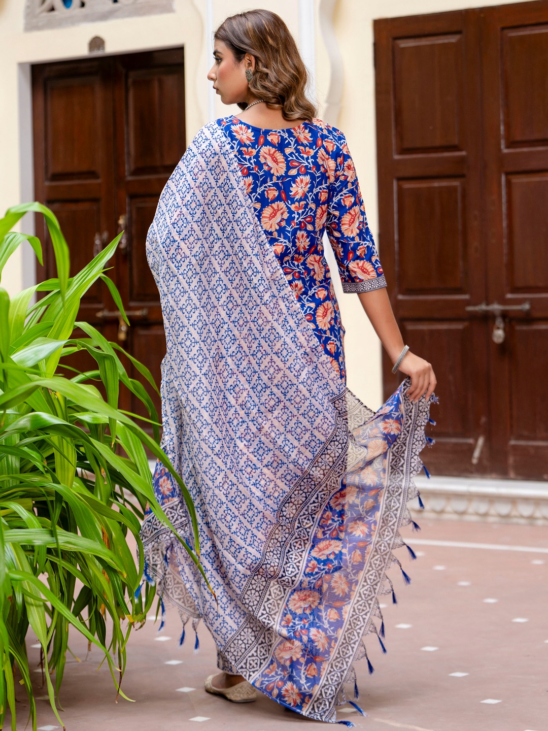 Blue Keyhole Neck Floral Cotton Suit Set — alternate view