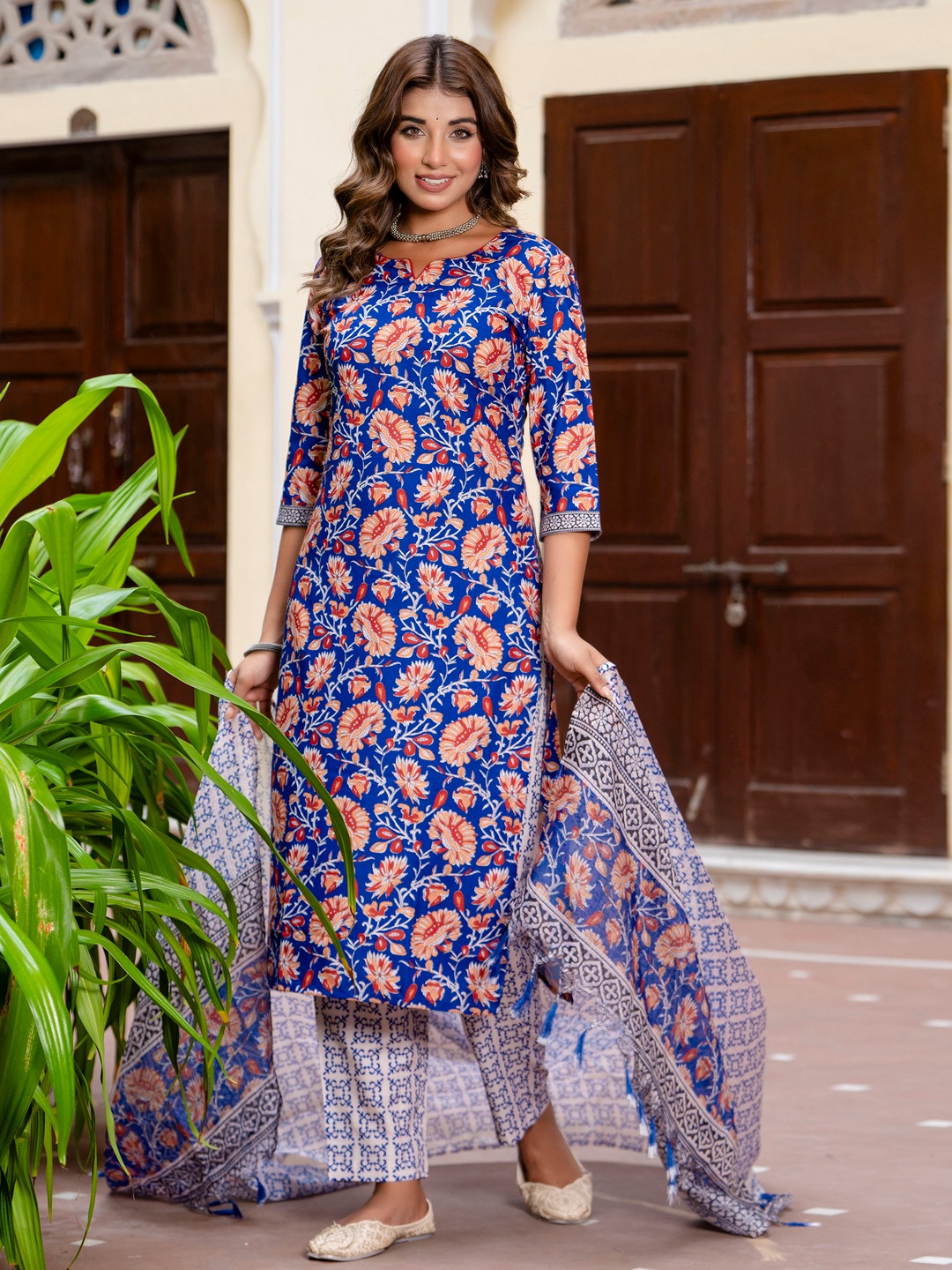 Blue Keyhole Neck Floral Cotton Suit Set