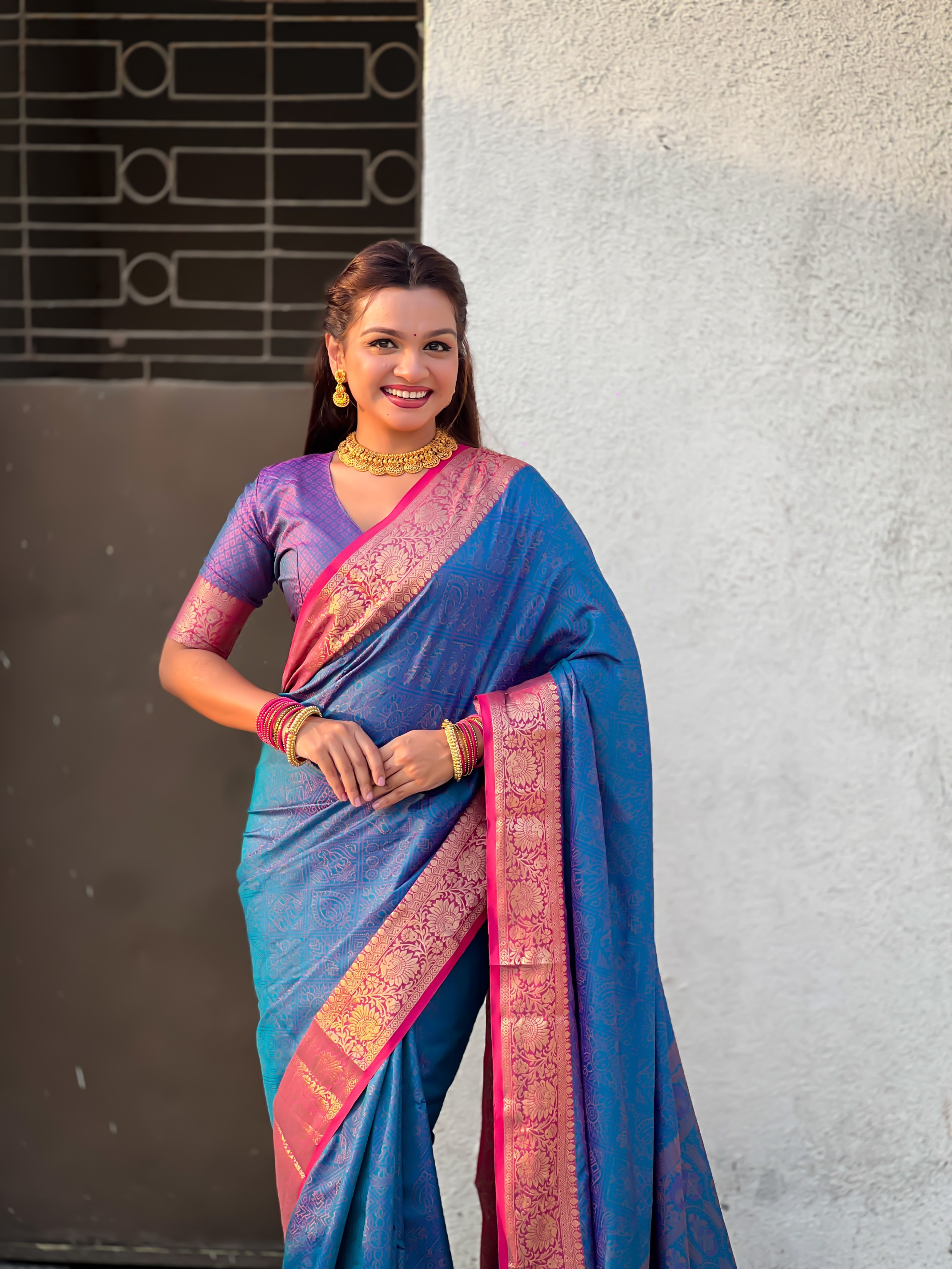 Blue Woven Bandhani Silk Straight Saree