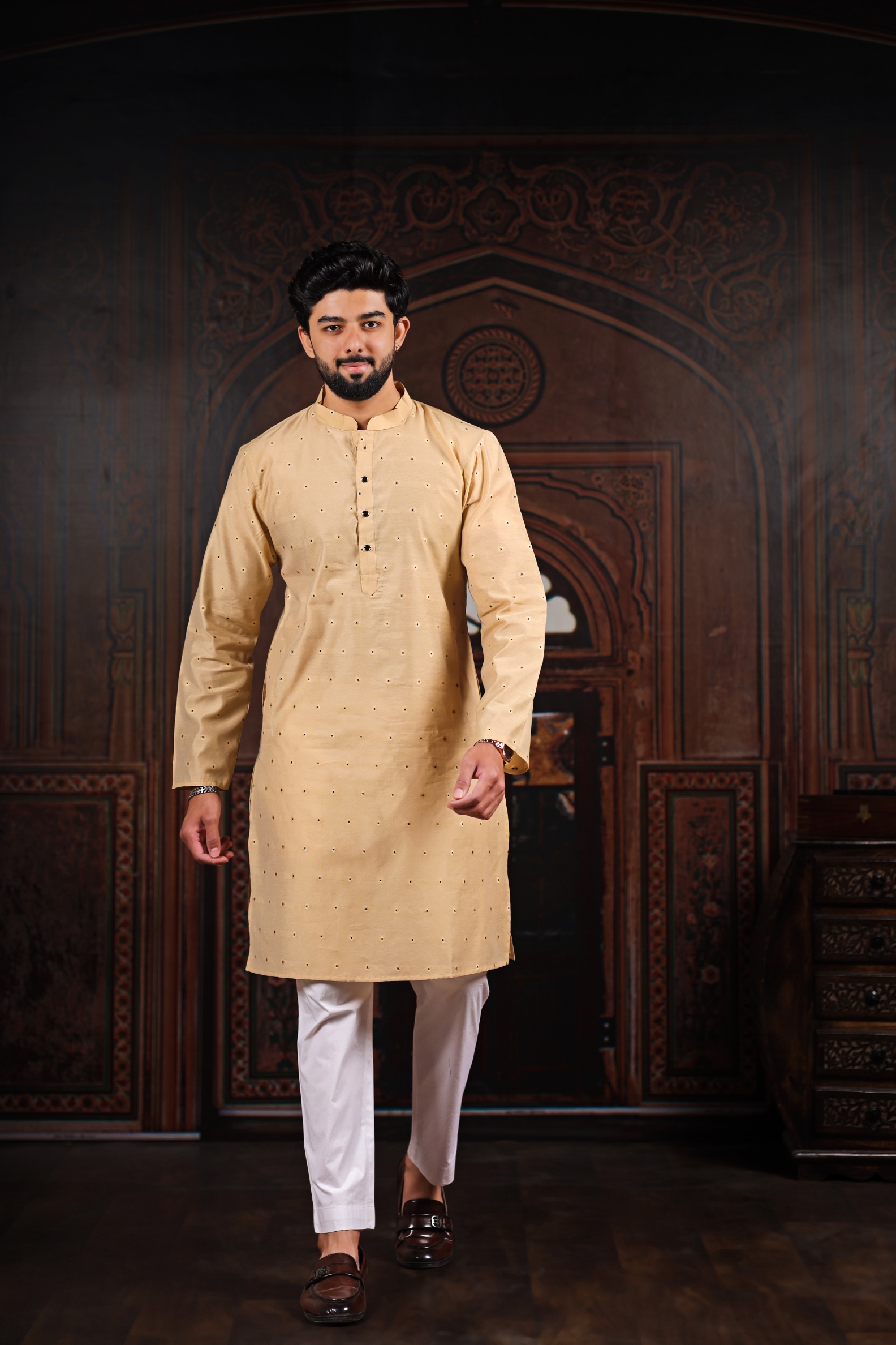 Chiku Butti Woven Cotton Kurta Pyjama