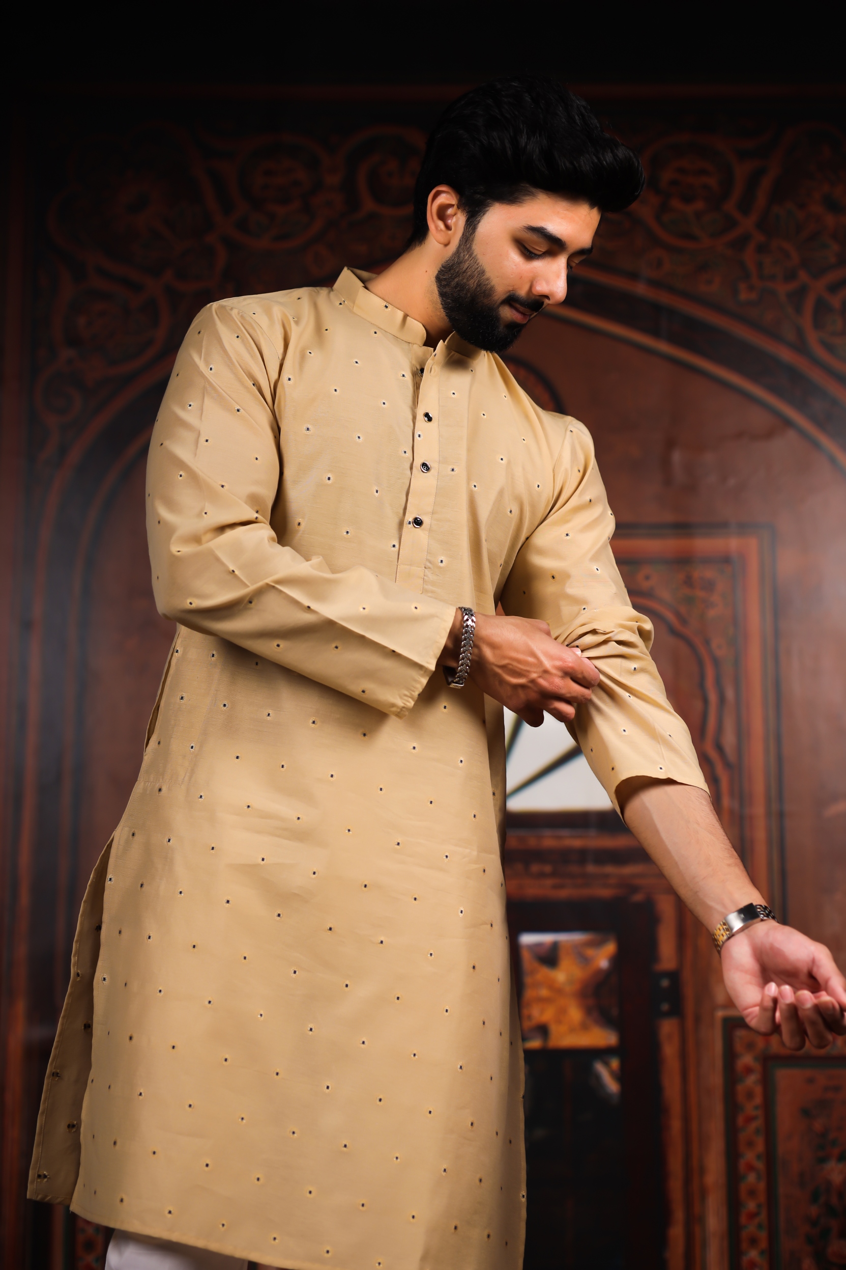 Chiku Butti Woven Cotton Kurta Pyjama