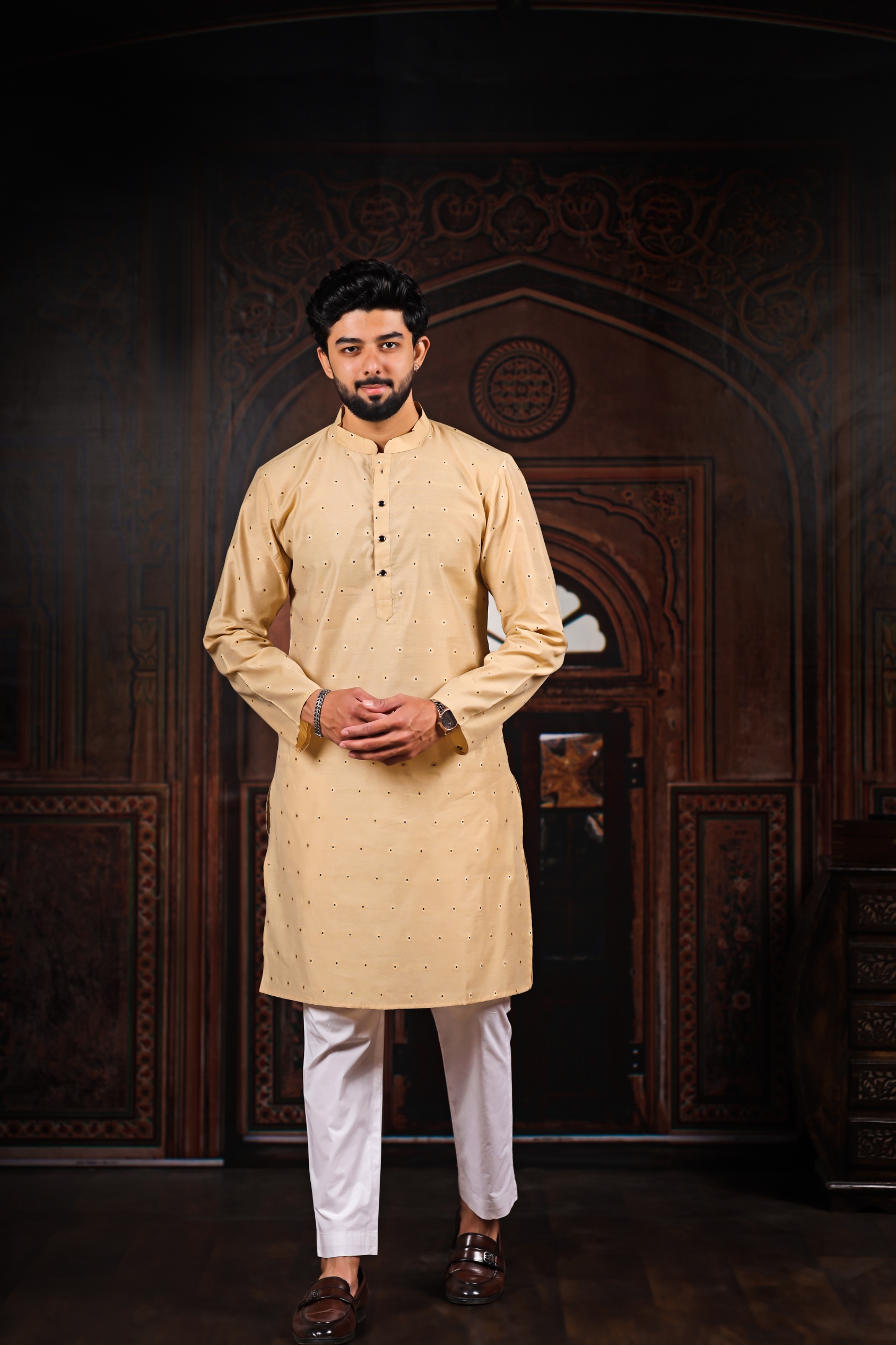 Chiku Butti Woven Cotton Kurta Pyjama