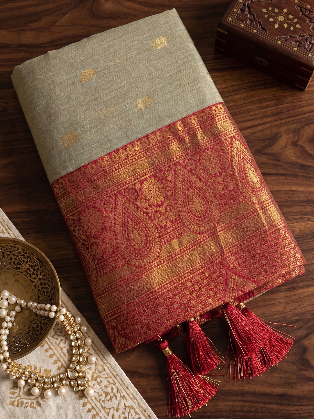 Chiku Maroon Weaving Zari Cotton Saree