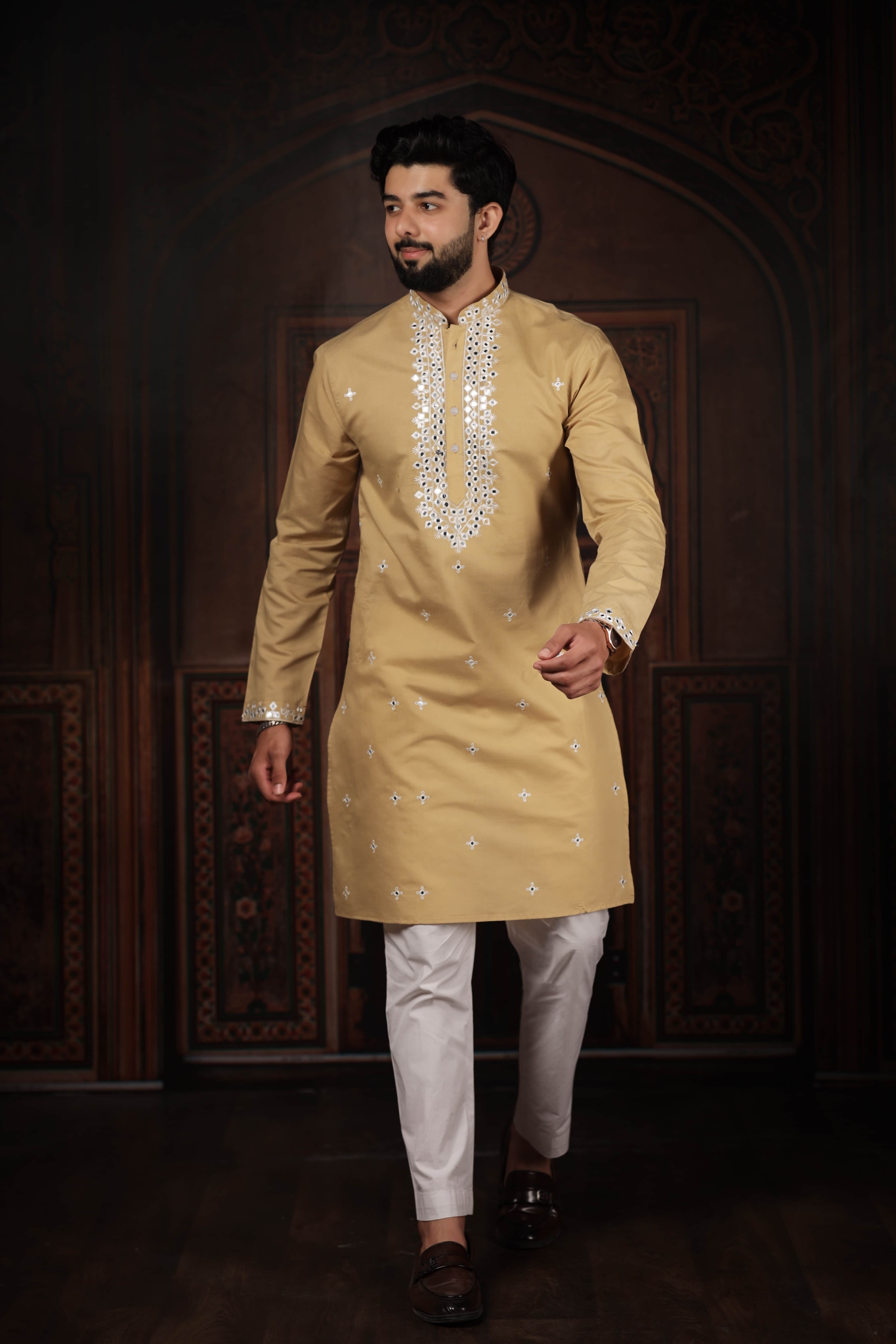 Chiku Minimal Embroidery Kurta Pyjama