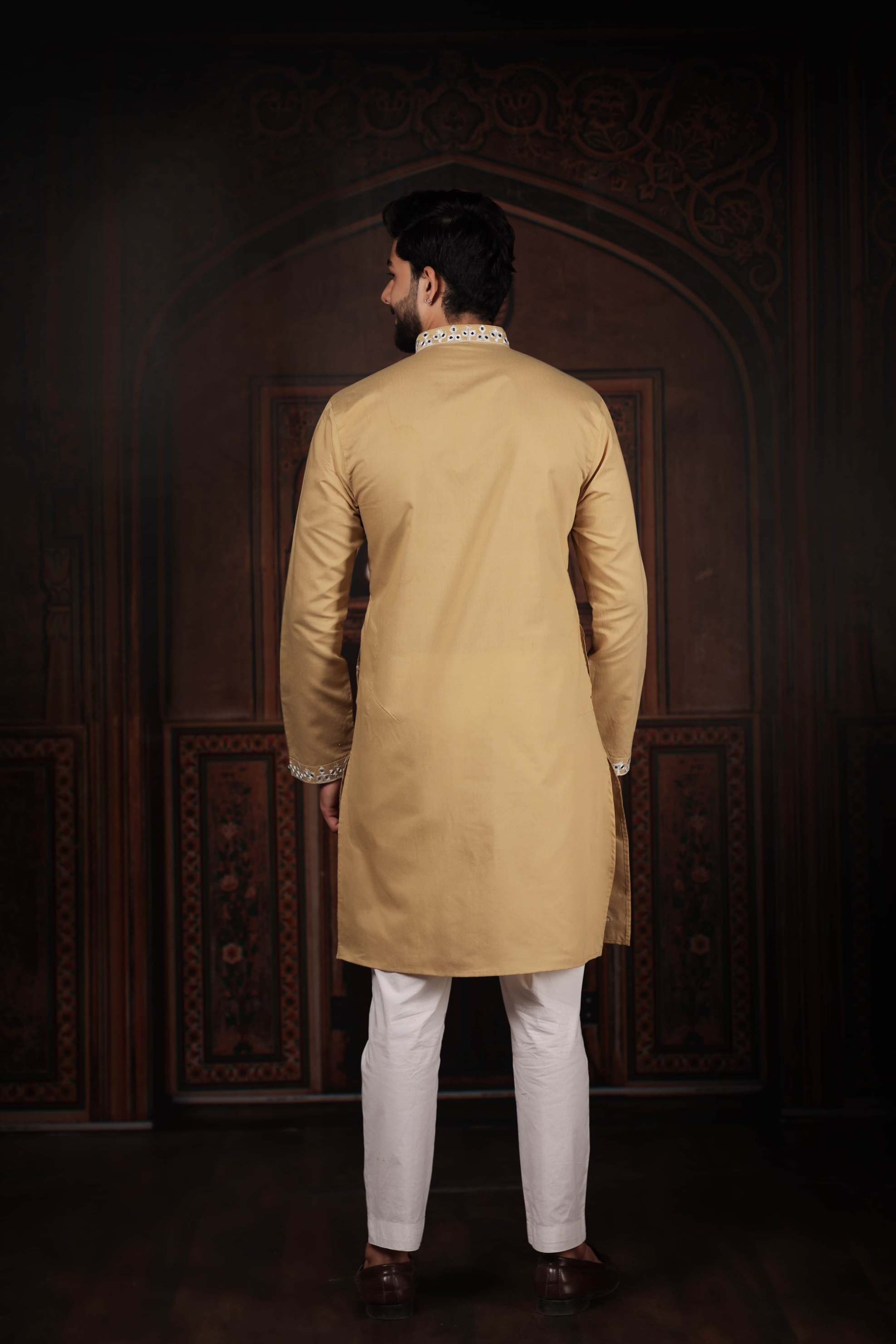 Chiku Minimal Embroidery Kurta Pyjama — alternate view
