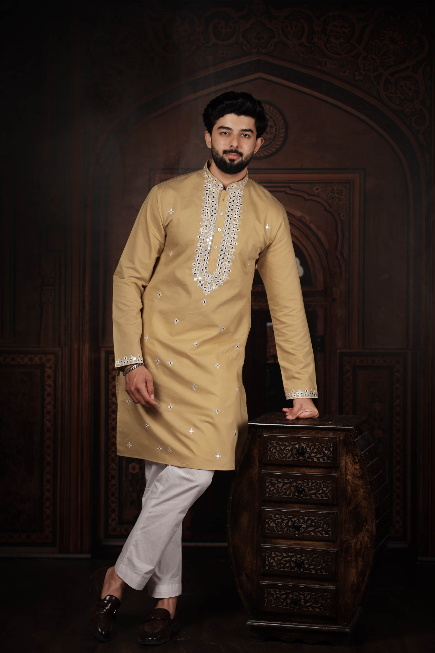 Chiku Minimal Embroidery Kurta Pyjama