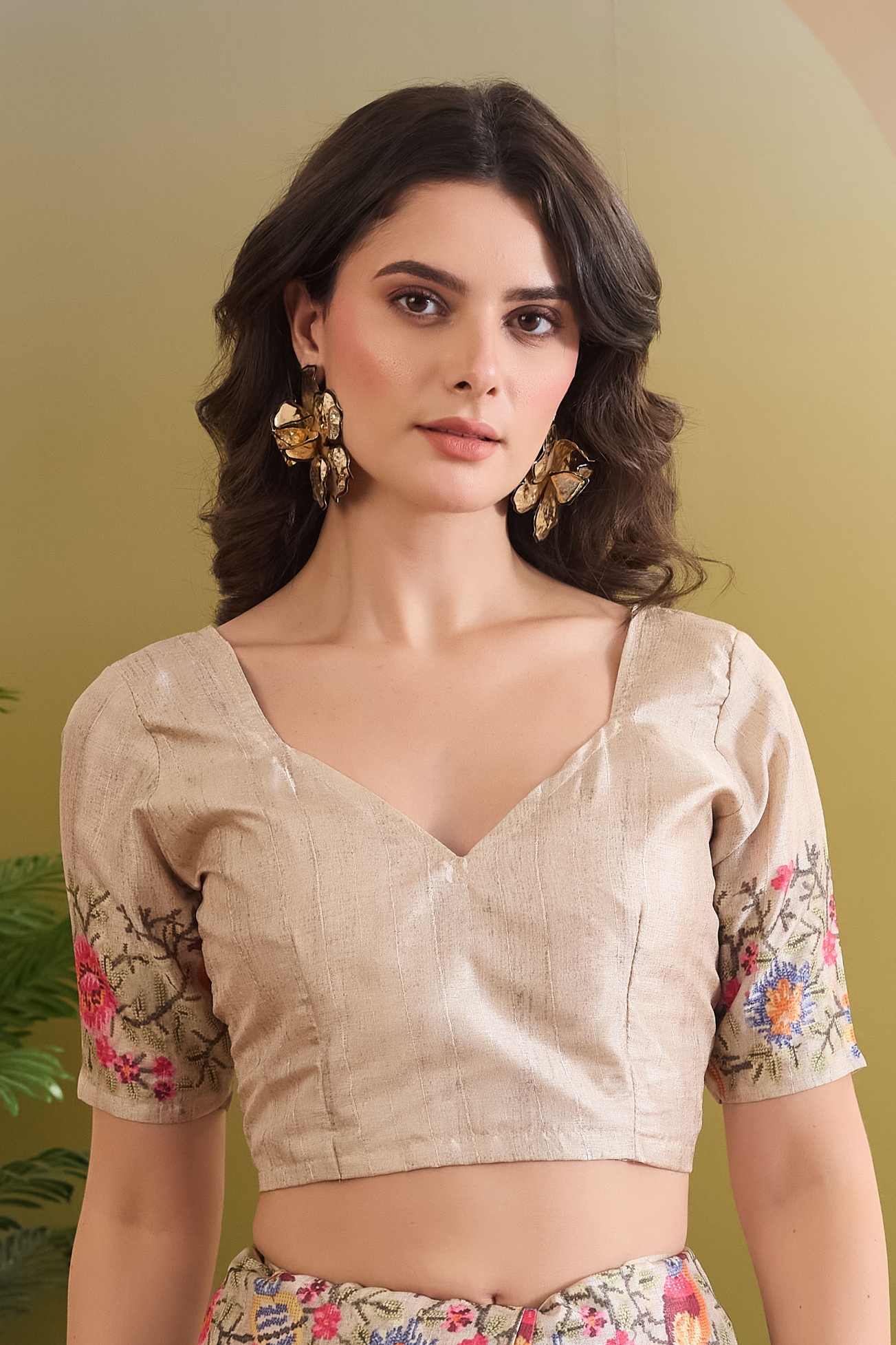 Cream Floral Designer Printed Silk Blend U Neck Ready To Wear Saree