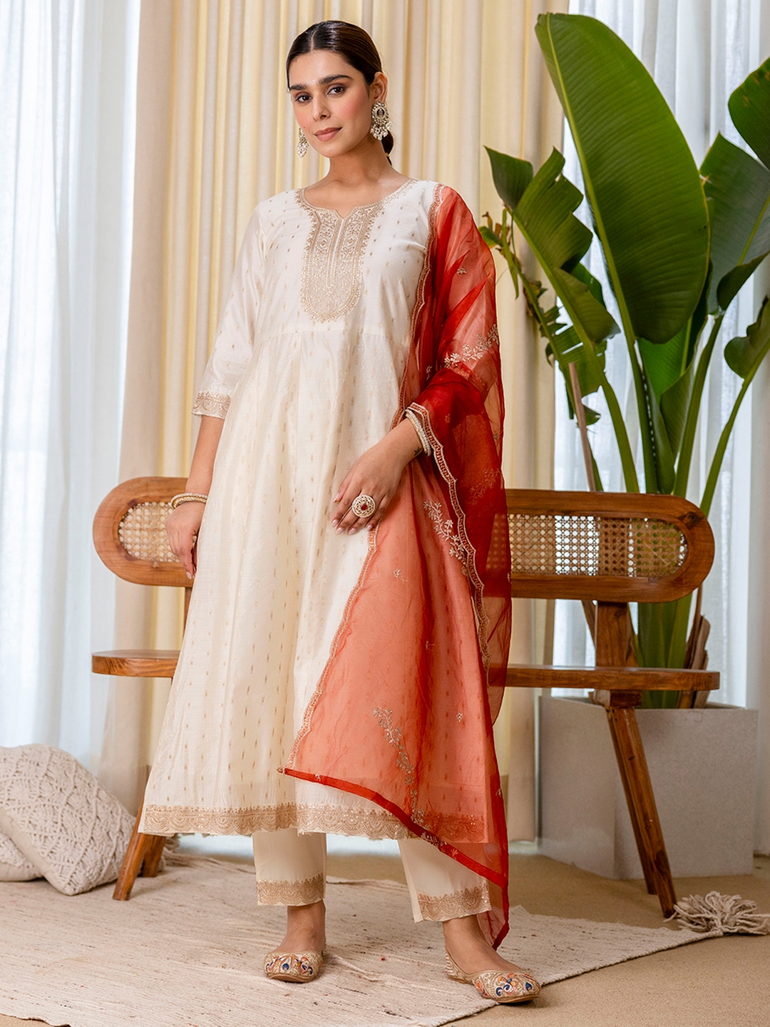 Cream Floral Embroidered Silk Blend Salwar Suit