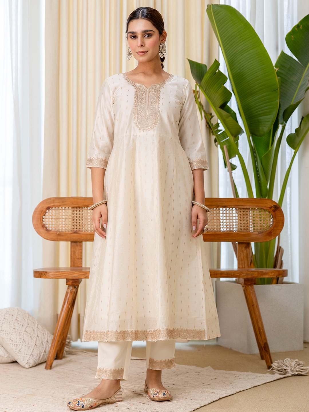 Cream Floral Embroidered Silk Blend Salwar Suit