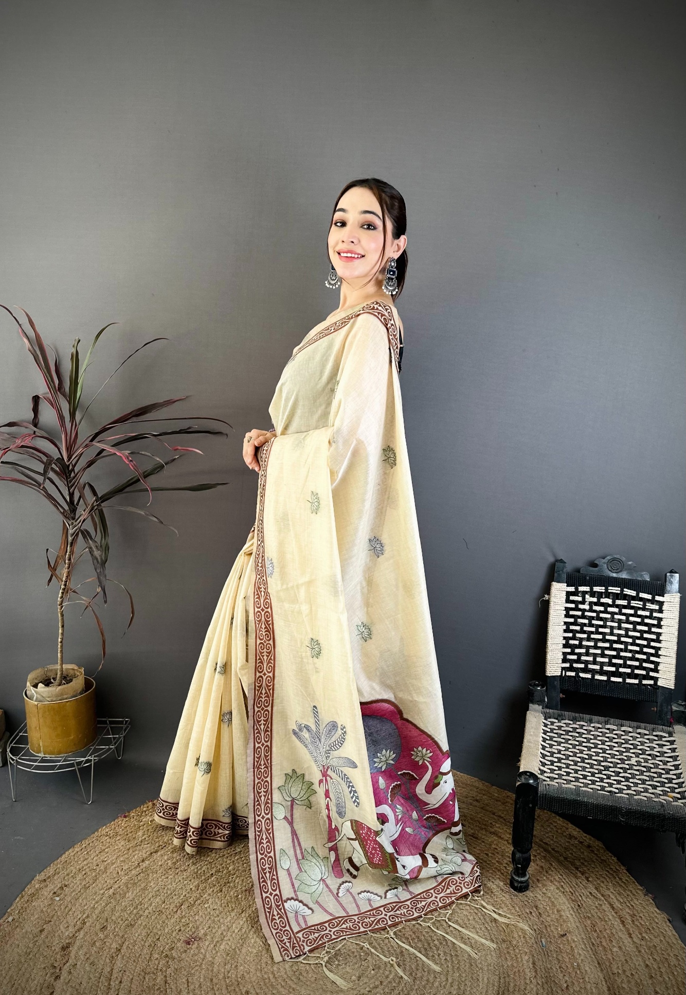 Cream Floral Weaving Muga Cotton Saree