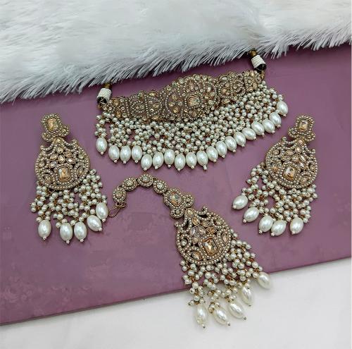 Cream Kundan Choker Set