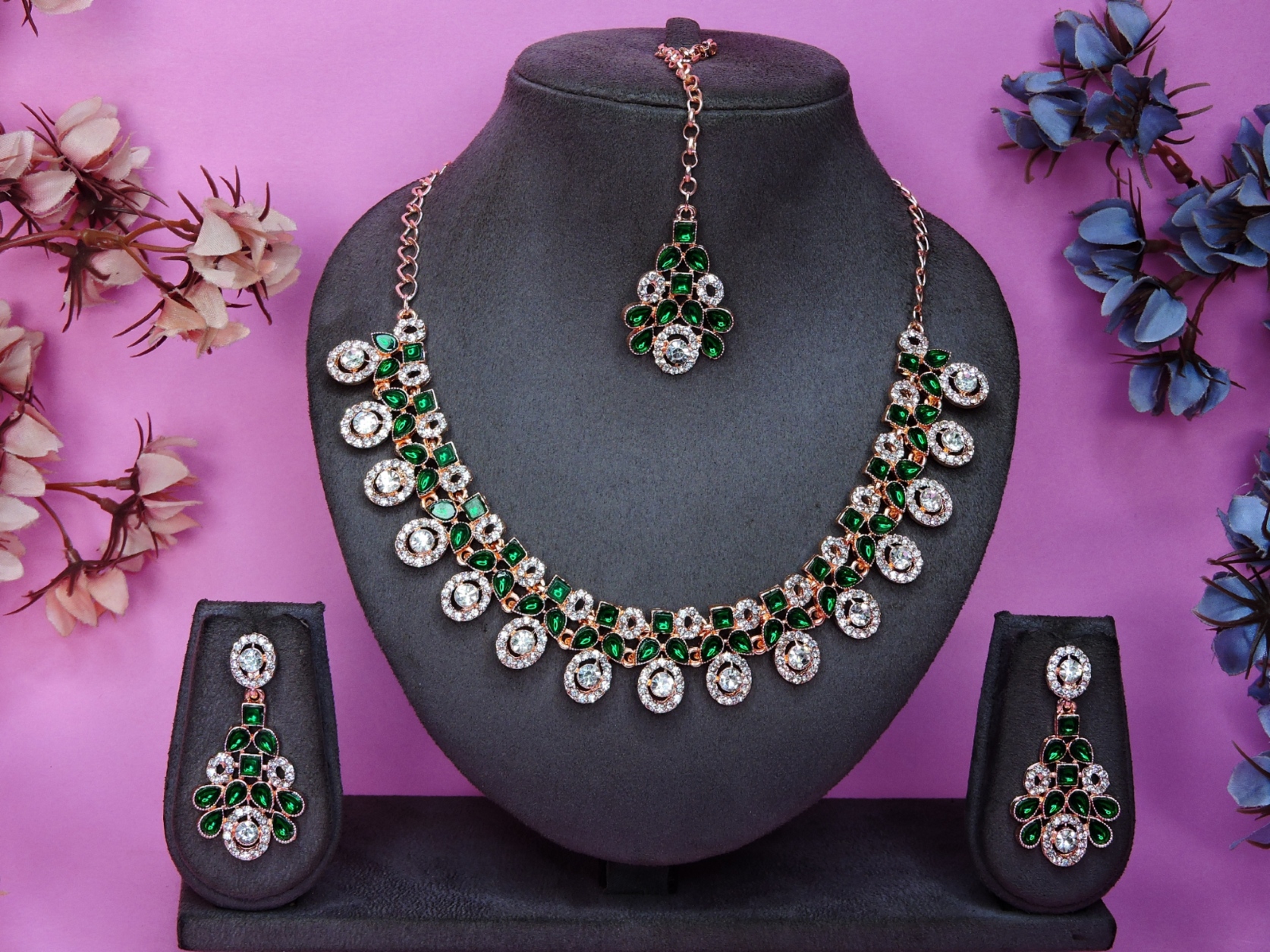 Emerald Glow Stone Choker Set