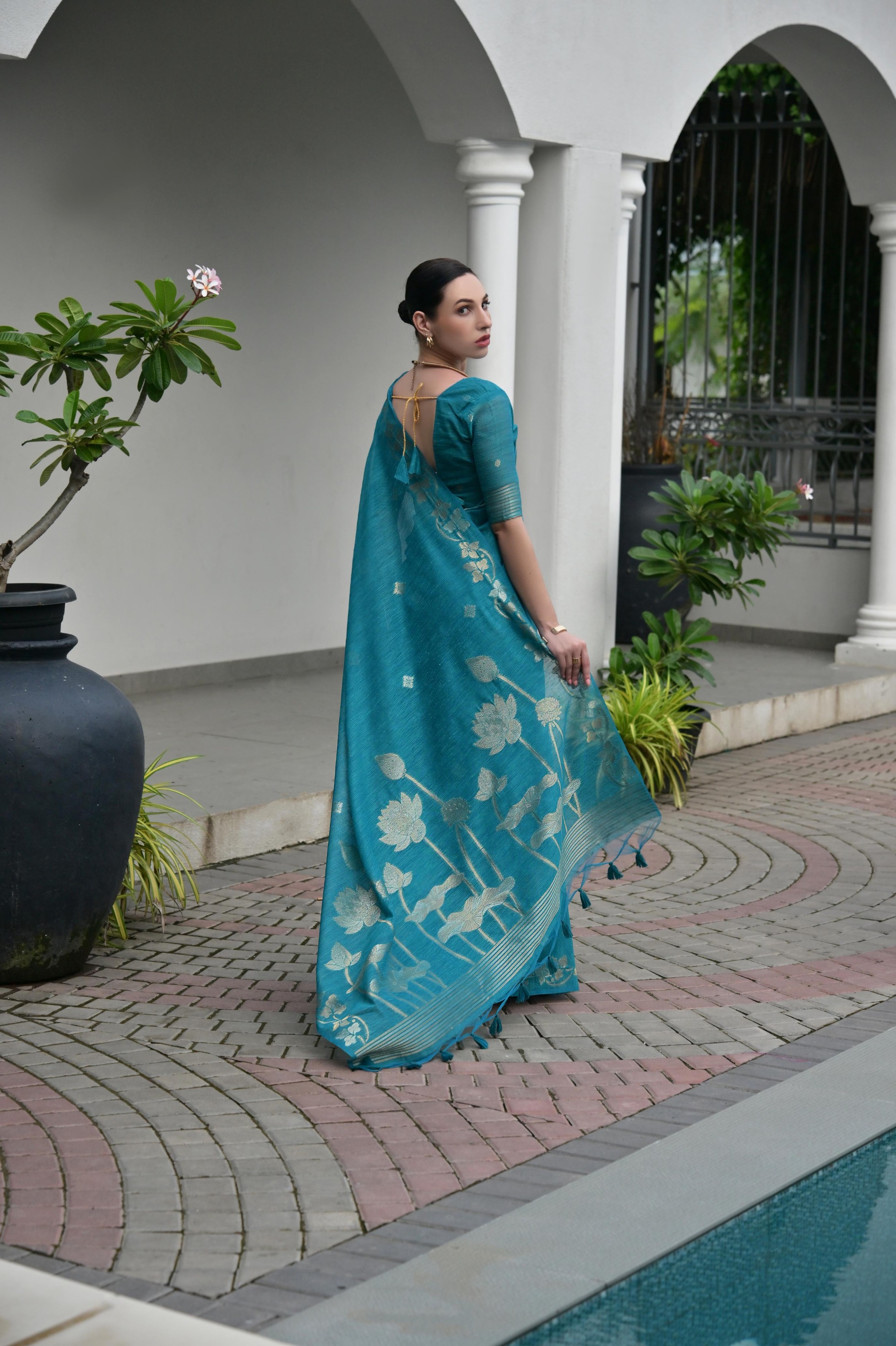 Firozi Zari Woven Jute Linen Silk Saree — alternate view