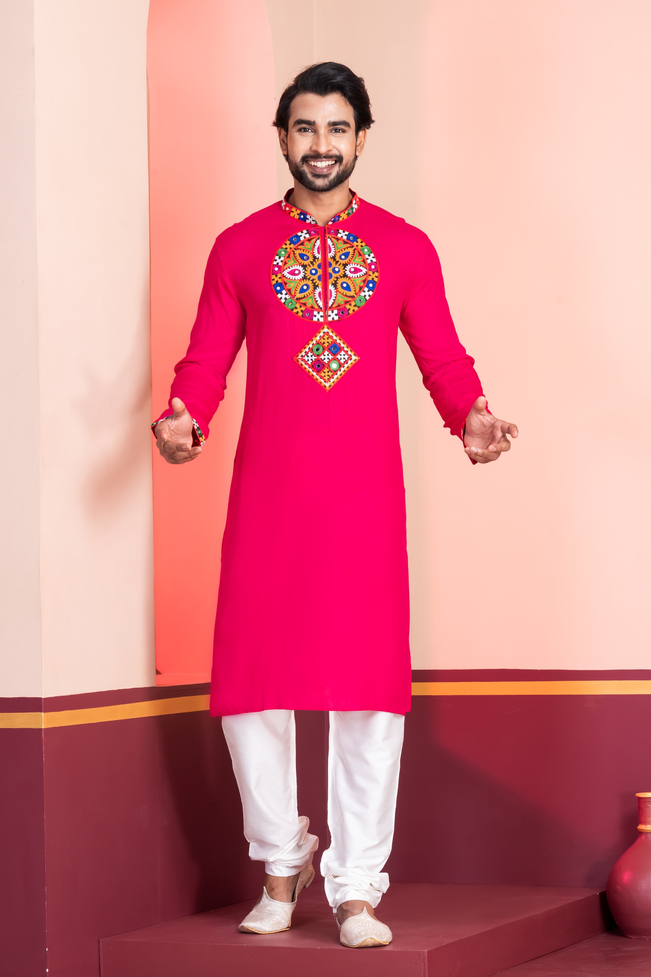 Fuchsia Pink Solid Embroidered Kurta Pyjama
