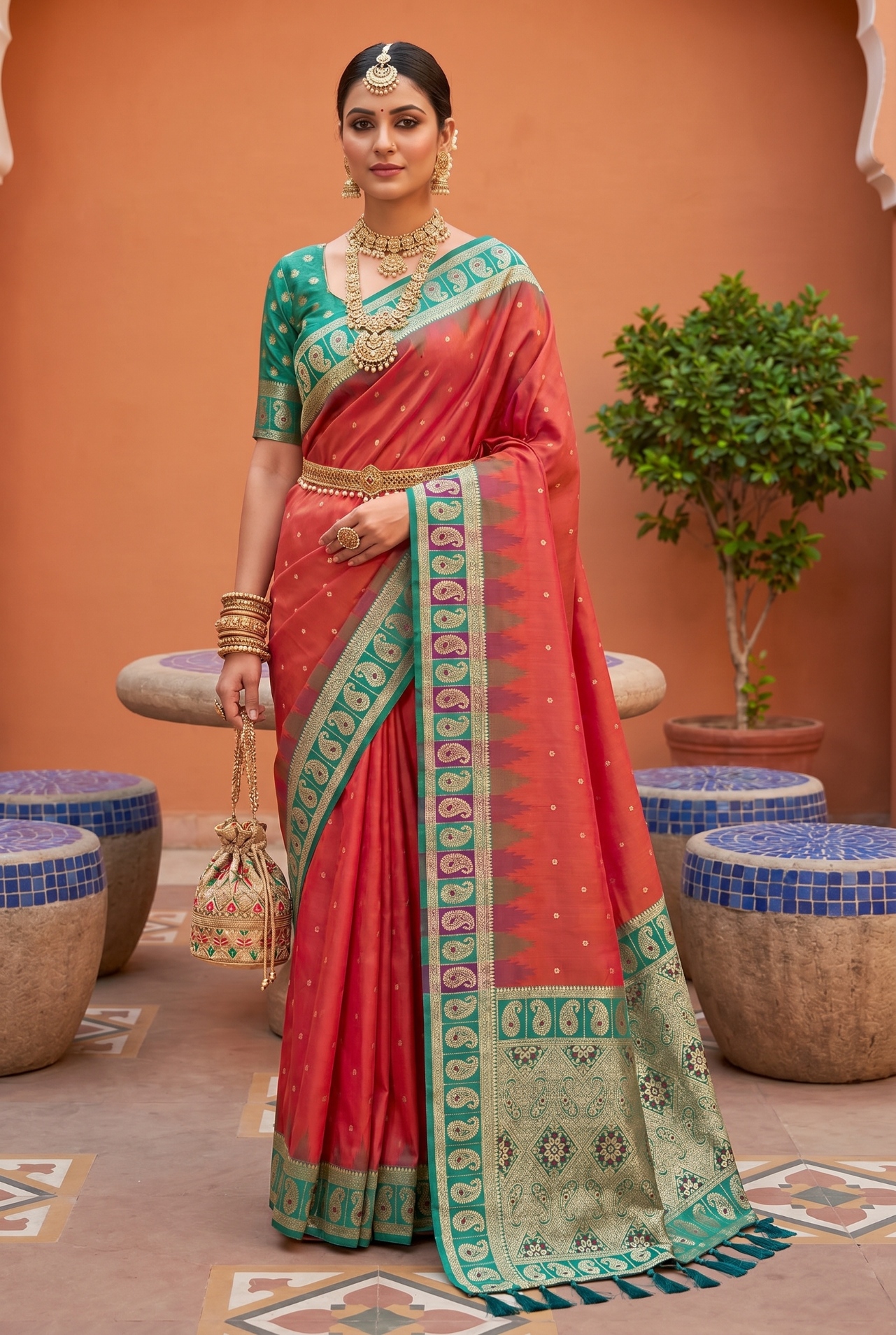 Gajri Ethnic Motif Woven Soft Silk Saree