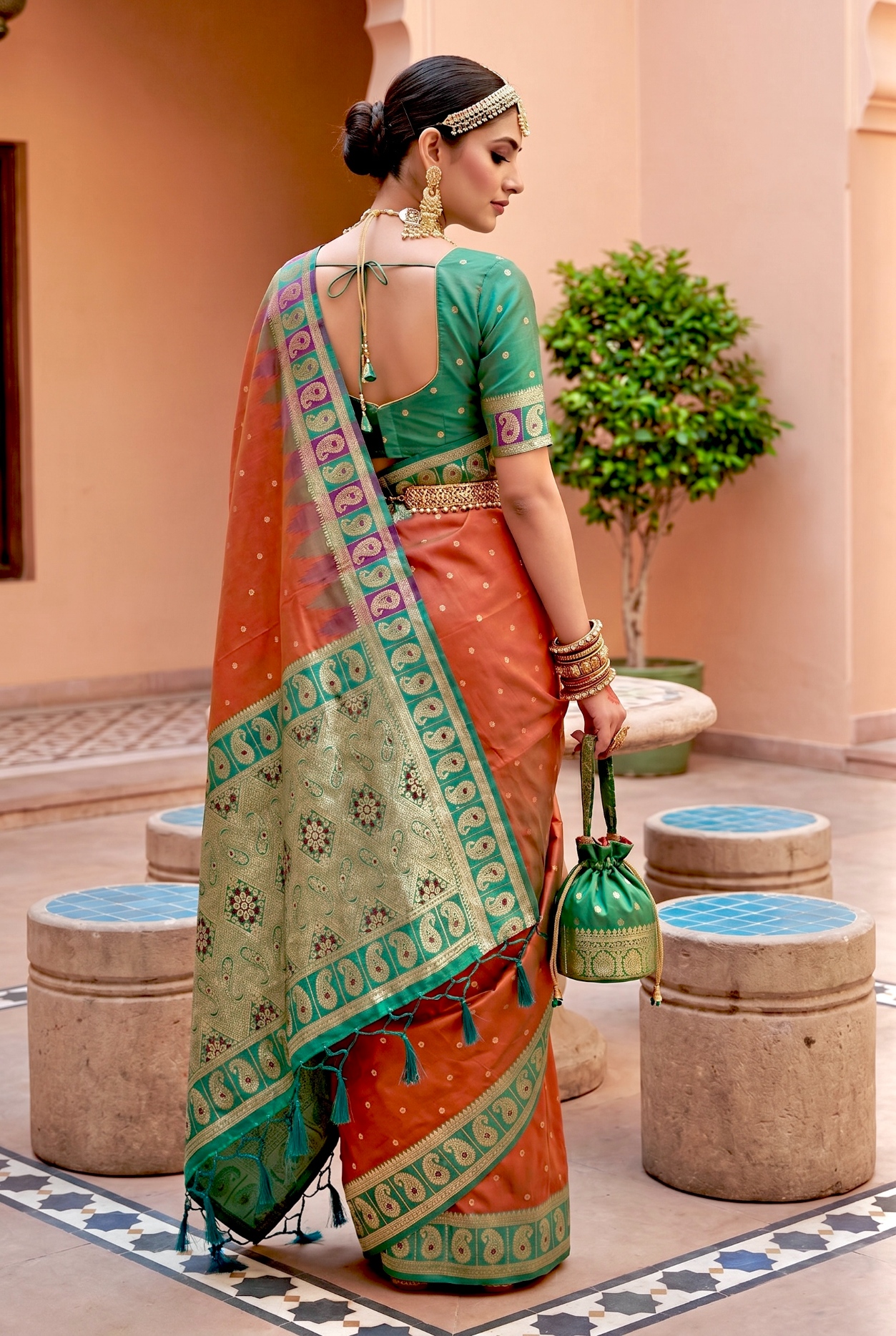 Gajri Ethnic Motif Woven Soft Silk Saree — alternate view