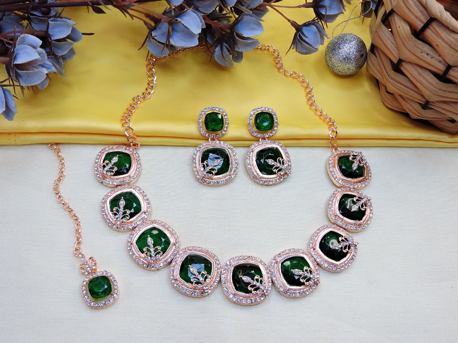 Green Alloy Choker Necklace Set