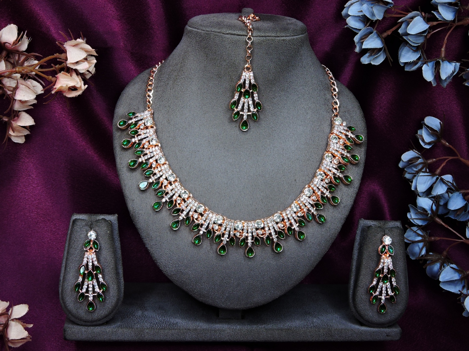 Green Alloy Necklace Set