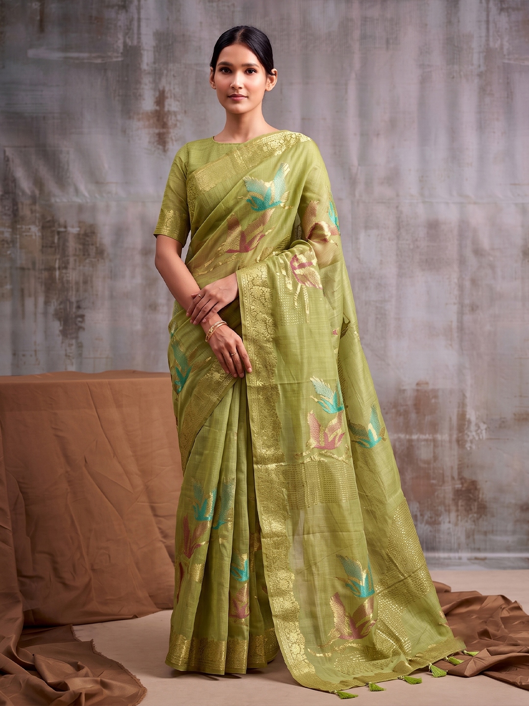Green Bird Motif Linen Cotton Saree