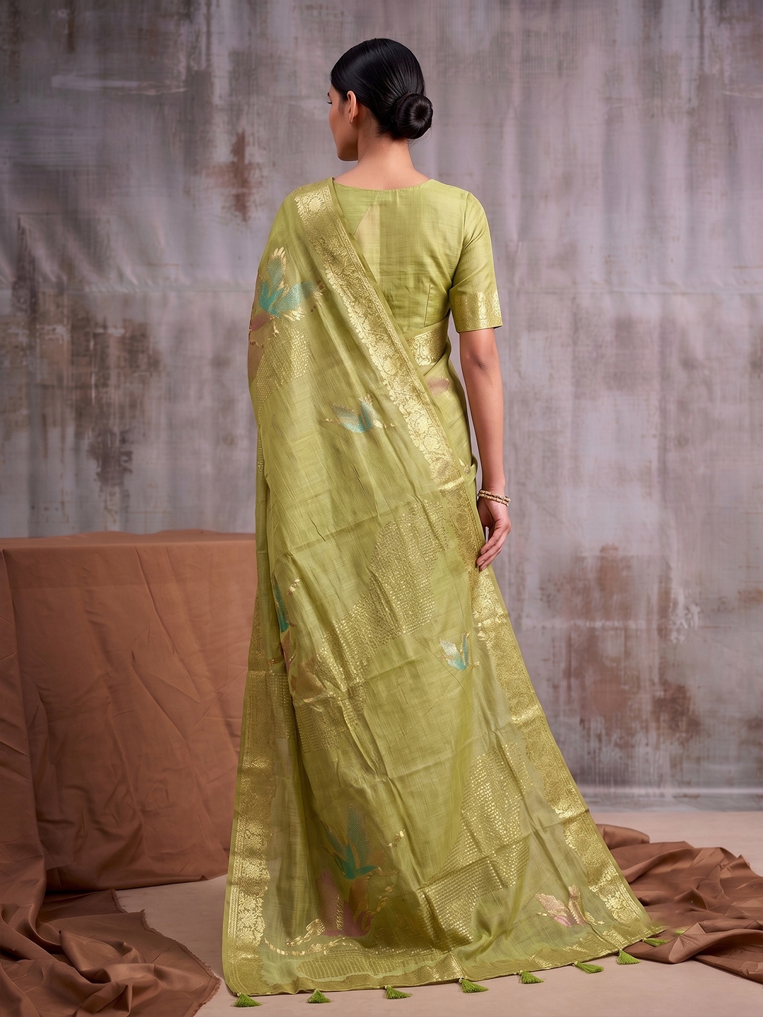 Green Bird Motif Linen Cotton Saree — alternate view