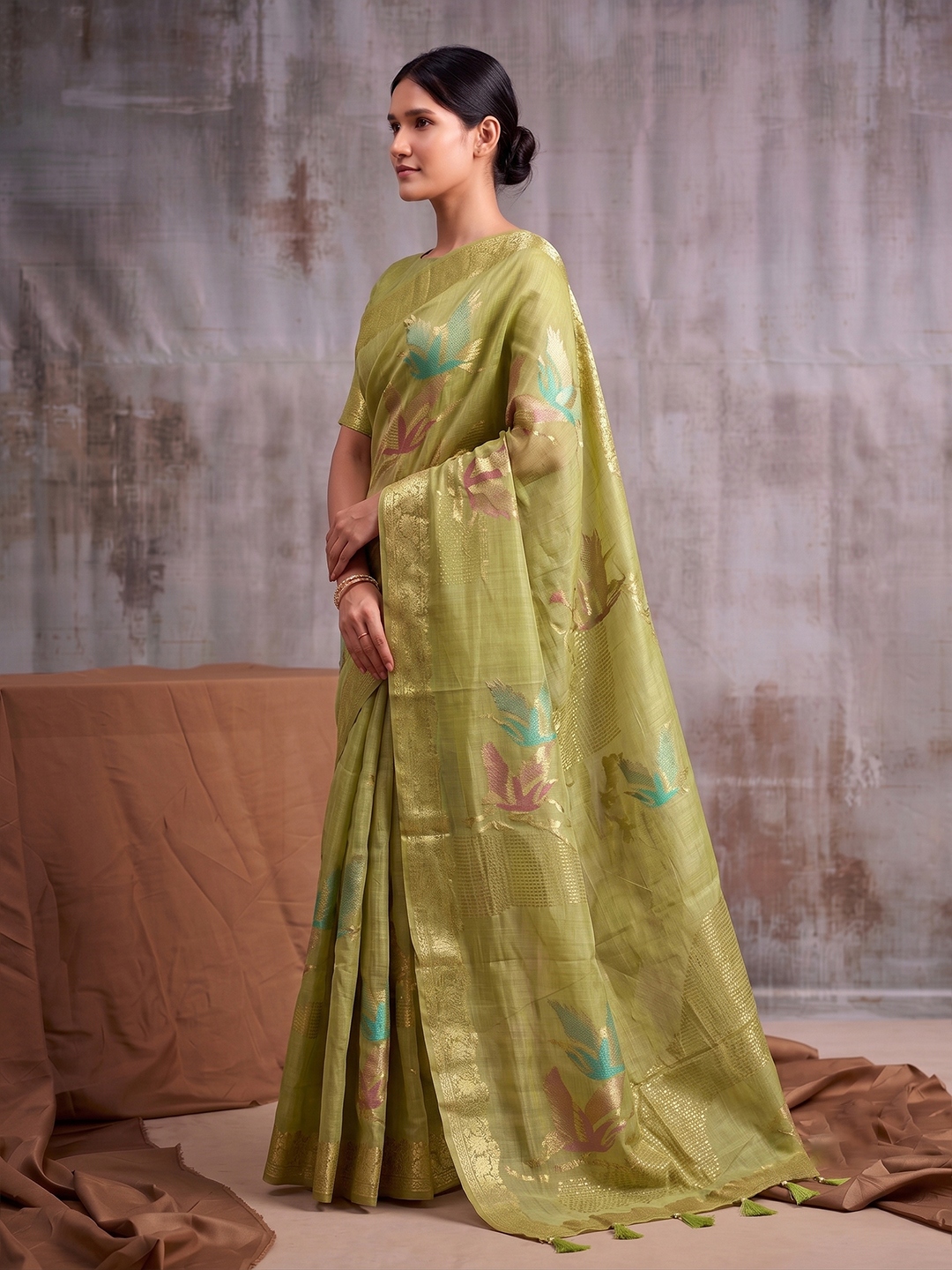 Green Bird Motif Linen Cotton Saree