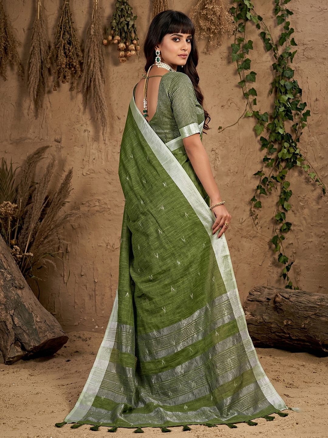 Green Border Embroidery Linen Saree — alternate view
