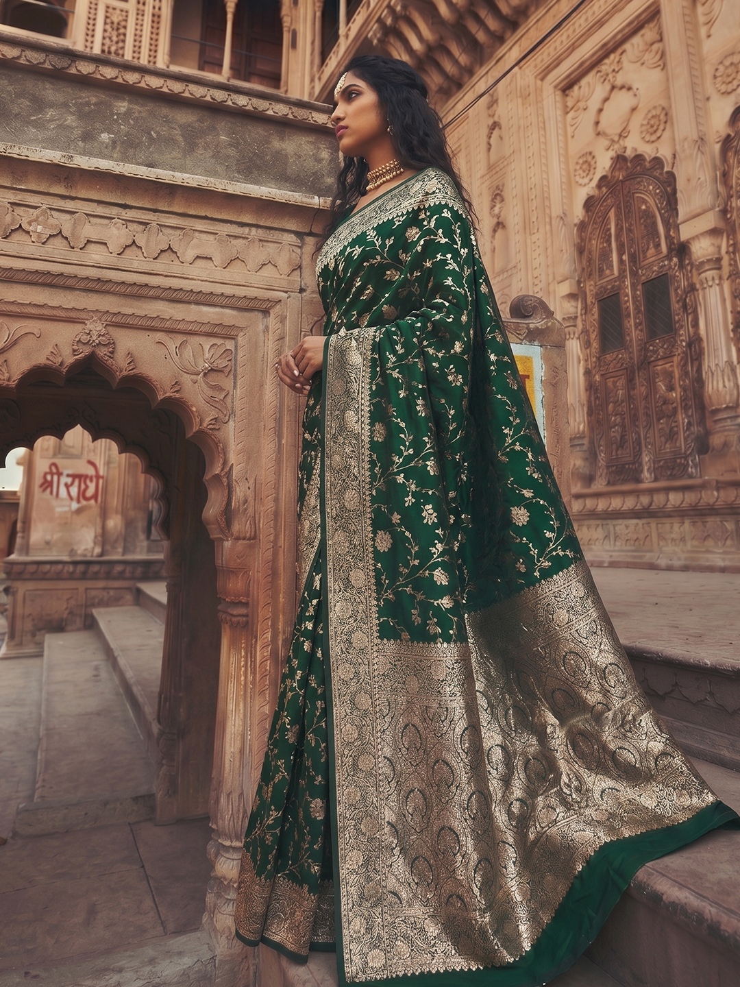 Green Floral Jaal Art Silk Saree