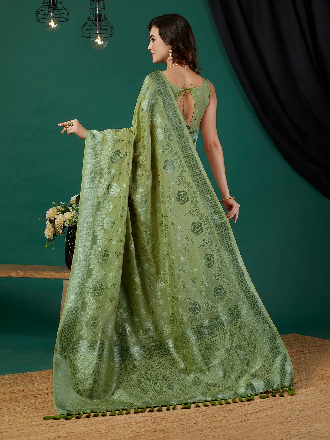 Green Floral Jari Weaving Crepe Silk Saree — alternate view