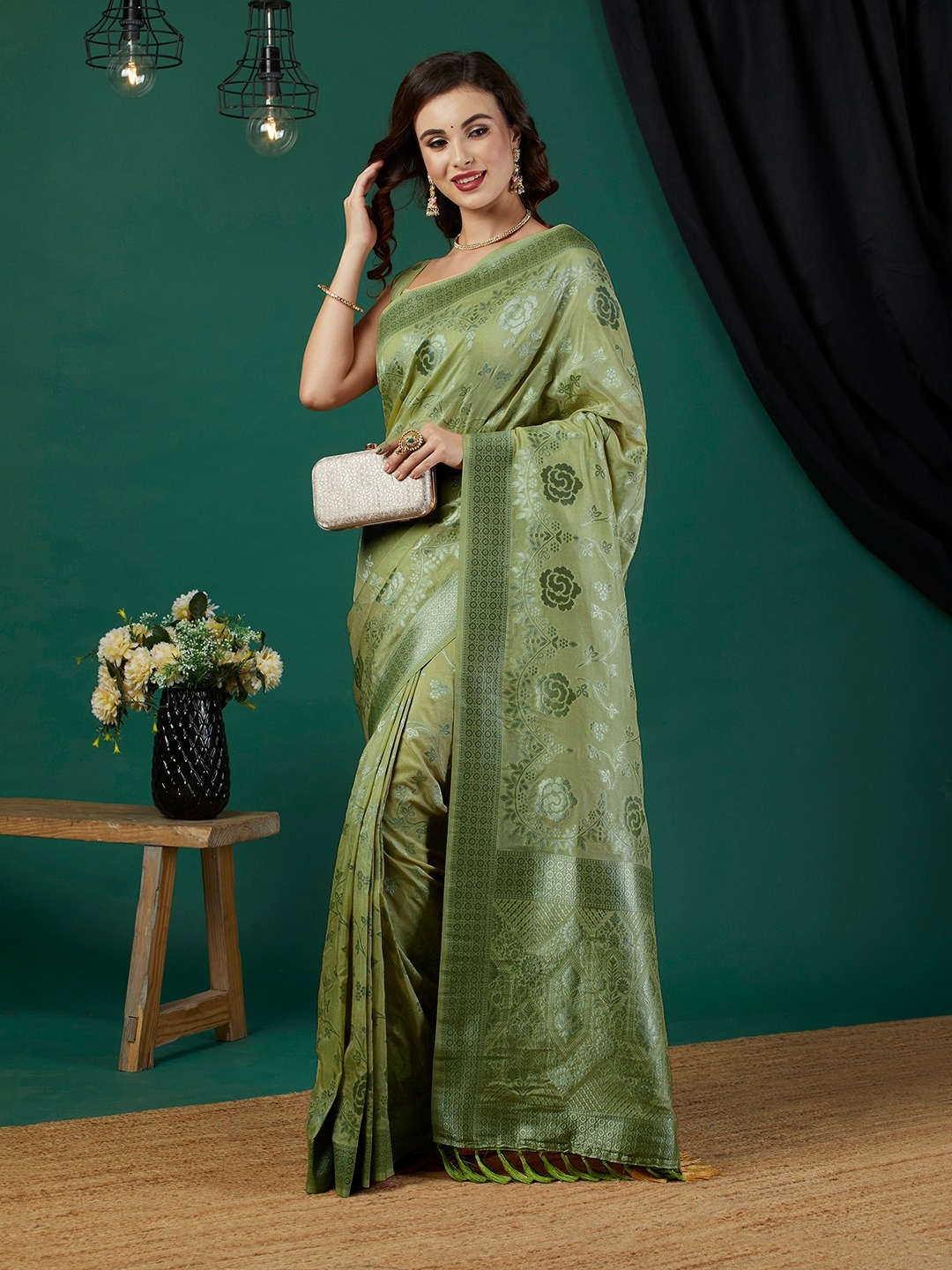 Green Floral Jari Weaving Crepe Silk Saree