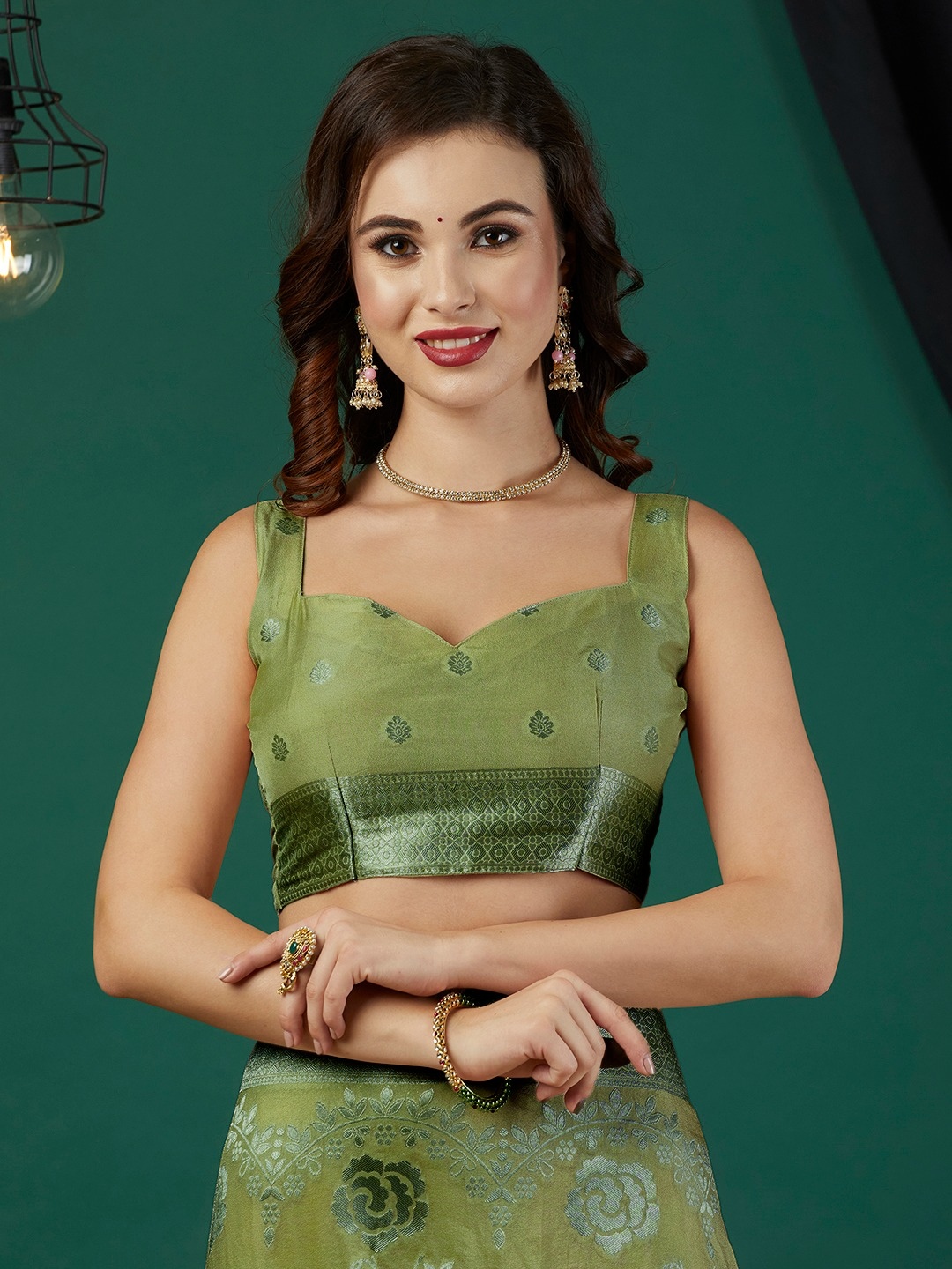 Green Floral Jari Weaving Crepe Silk Saree