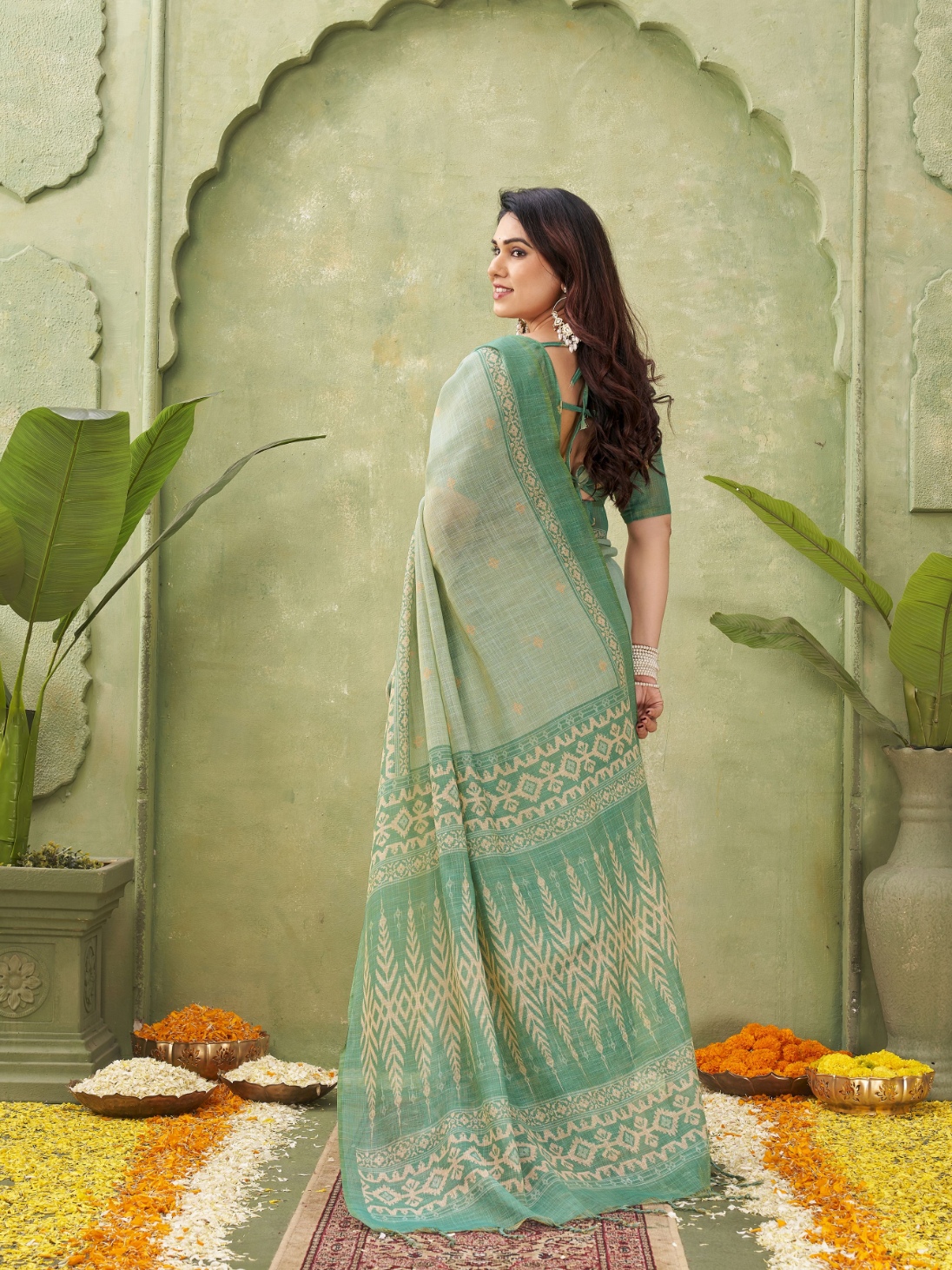Green Geometric Print Jute Linen Saree — alternate view