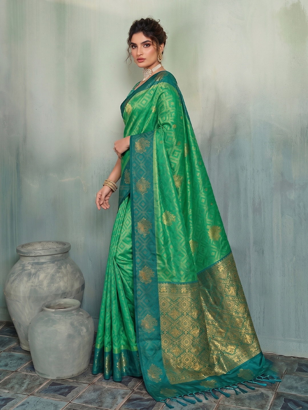 Green Geometric Woven Designer Silk Saree