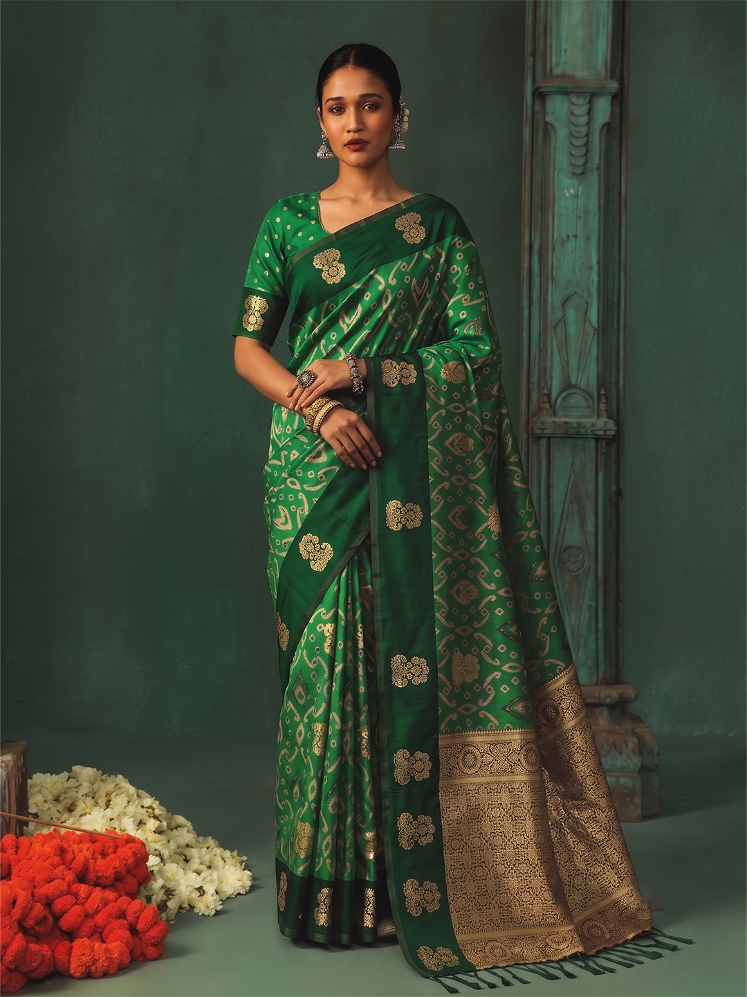 Green Geometric Woven Designer Silk Saree