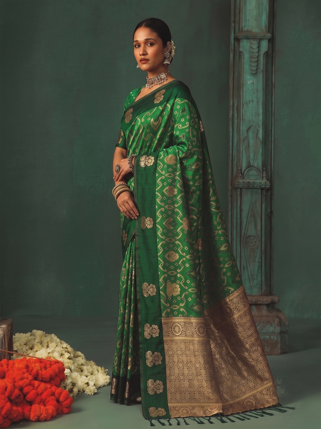 Green Geometric Woven Designer Silk Saree