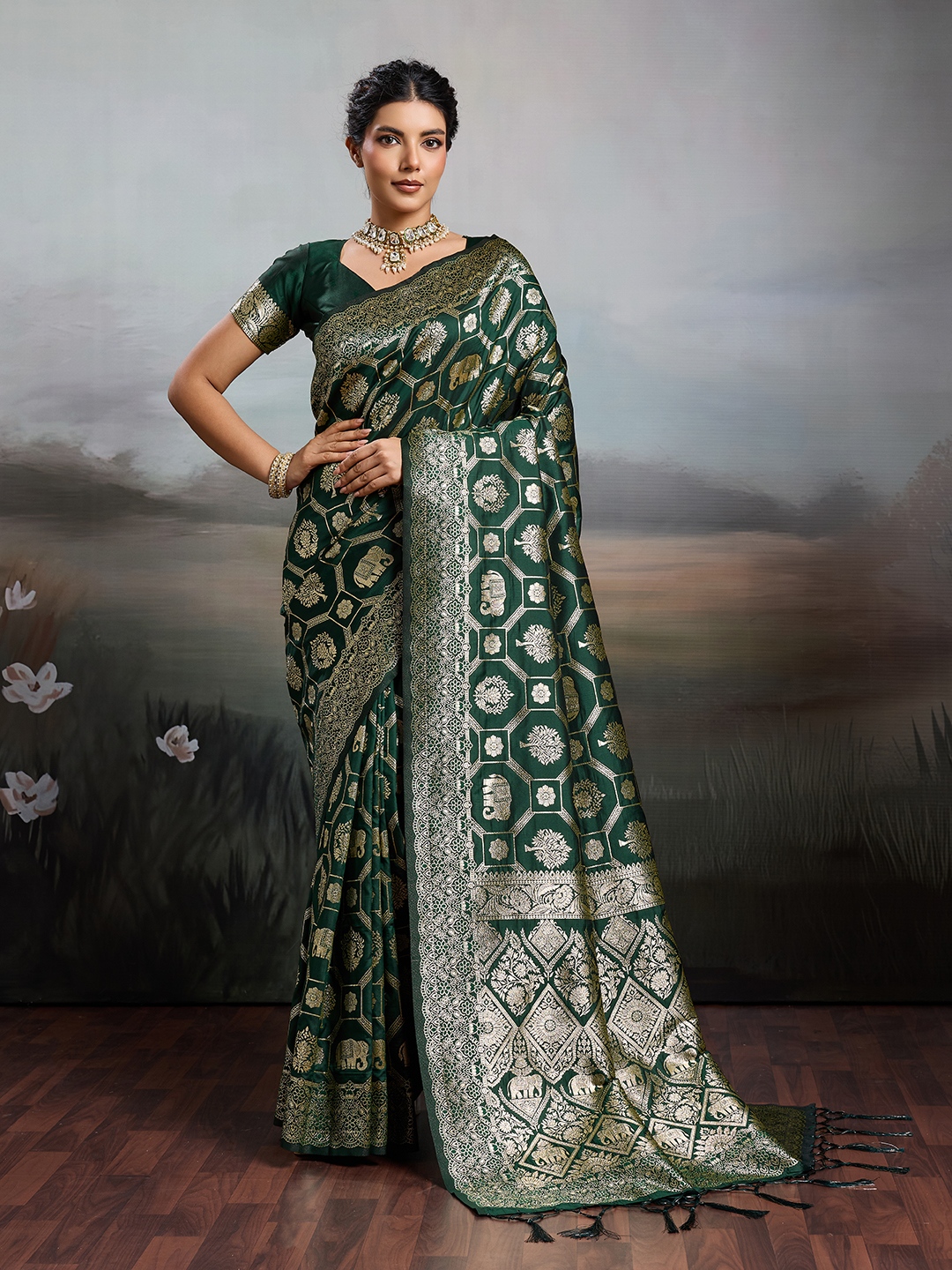 Green Geometric Zari Silk Blend Saree