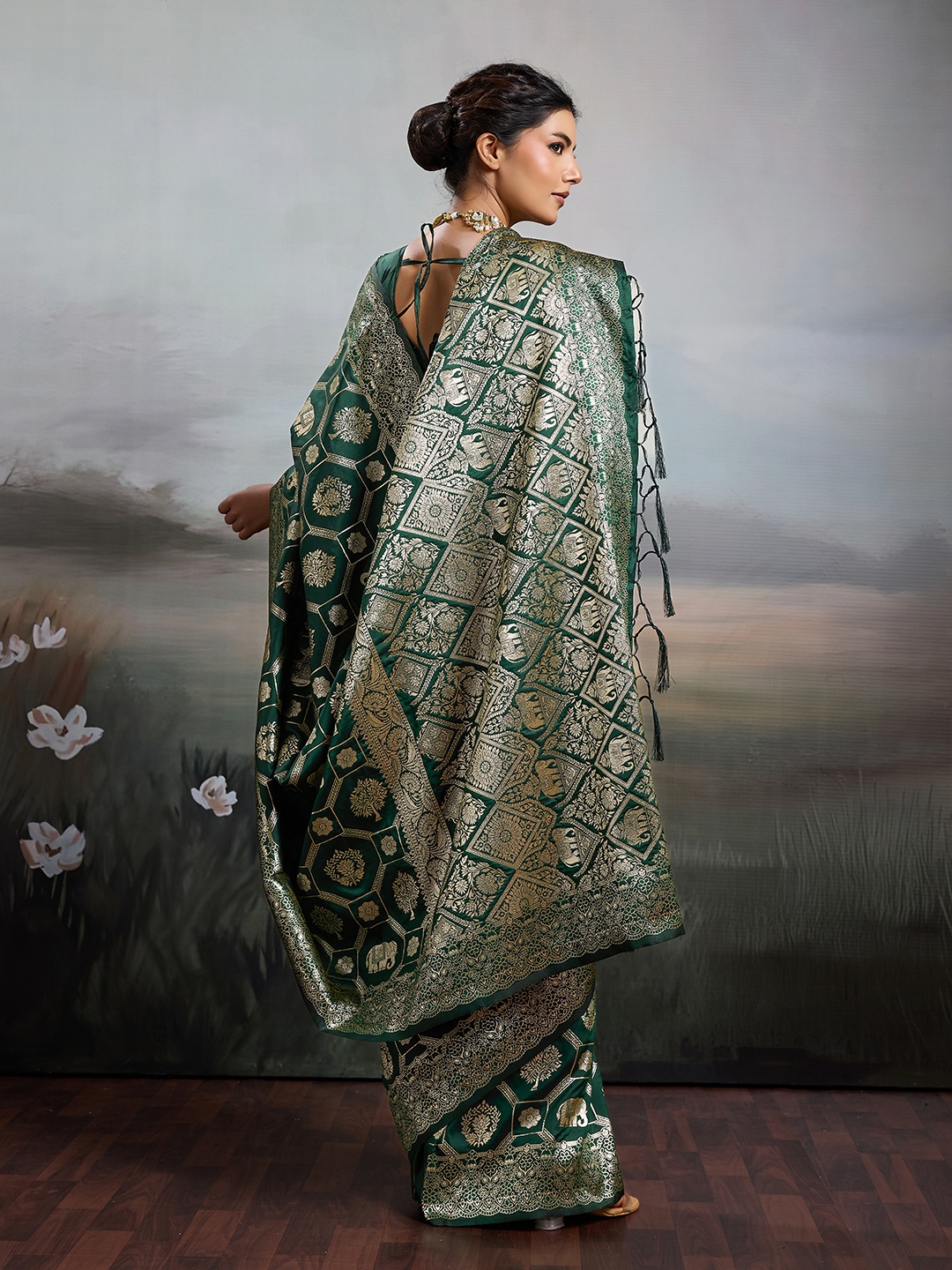 Green Geometric Zari Silk Blend Saree — alternate view