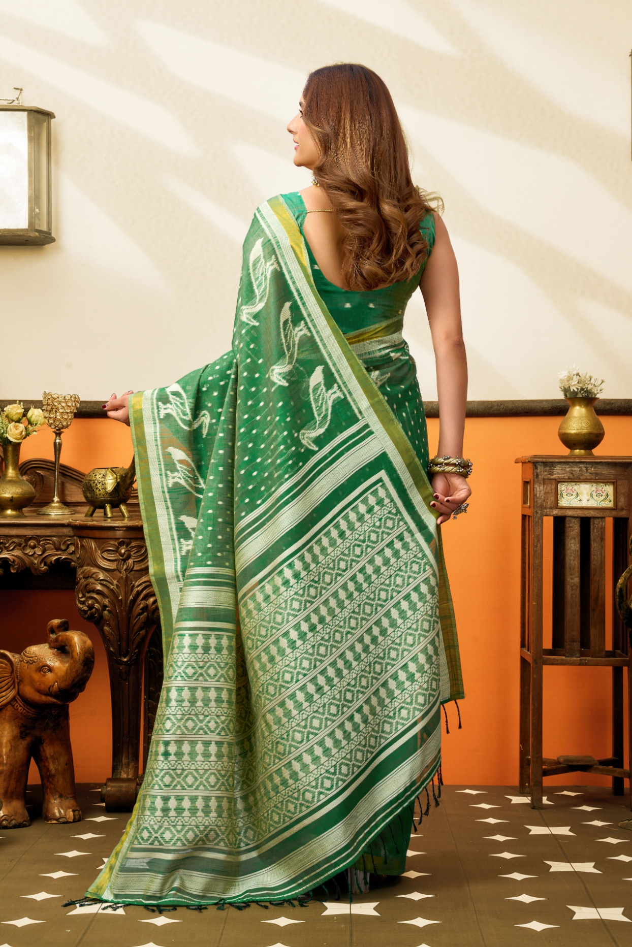 Green Peacock Motif Jacquard Weaving Cotton Saree — alternate view
